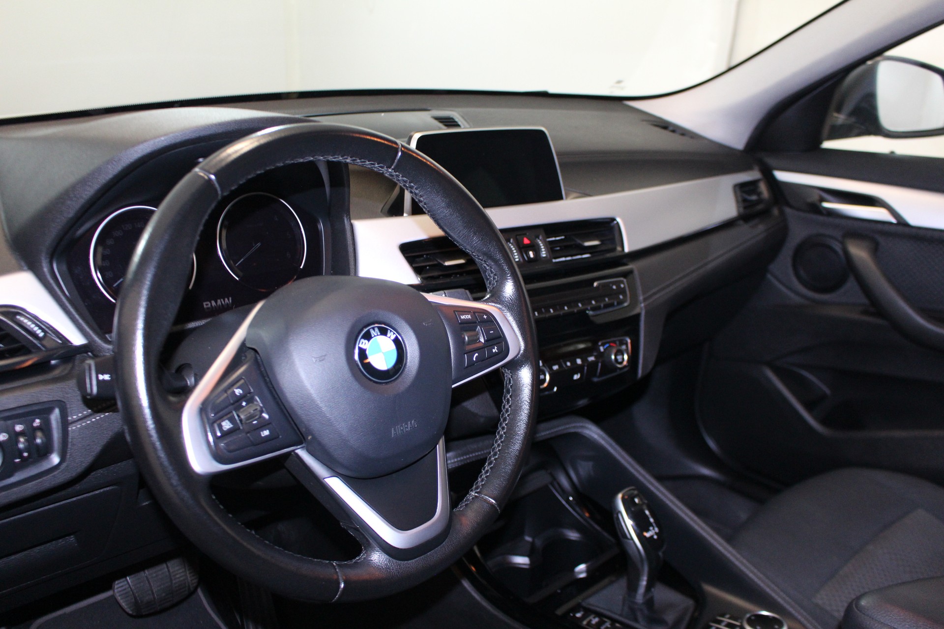BMW X2 18d xDrive-image-11