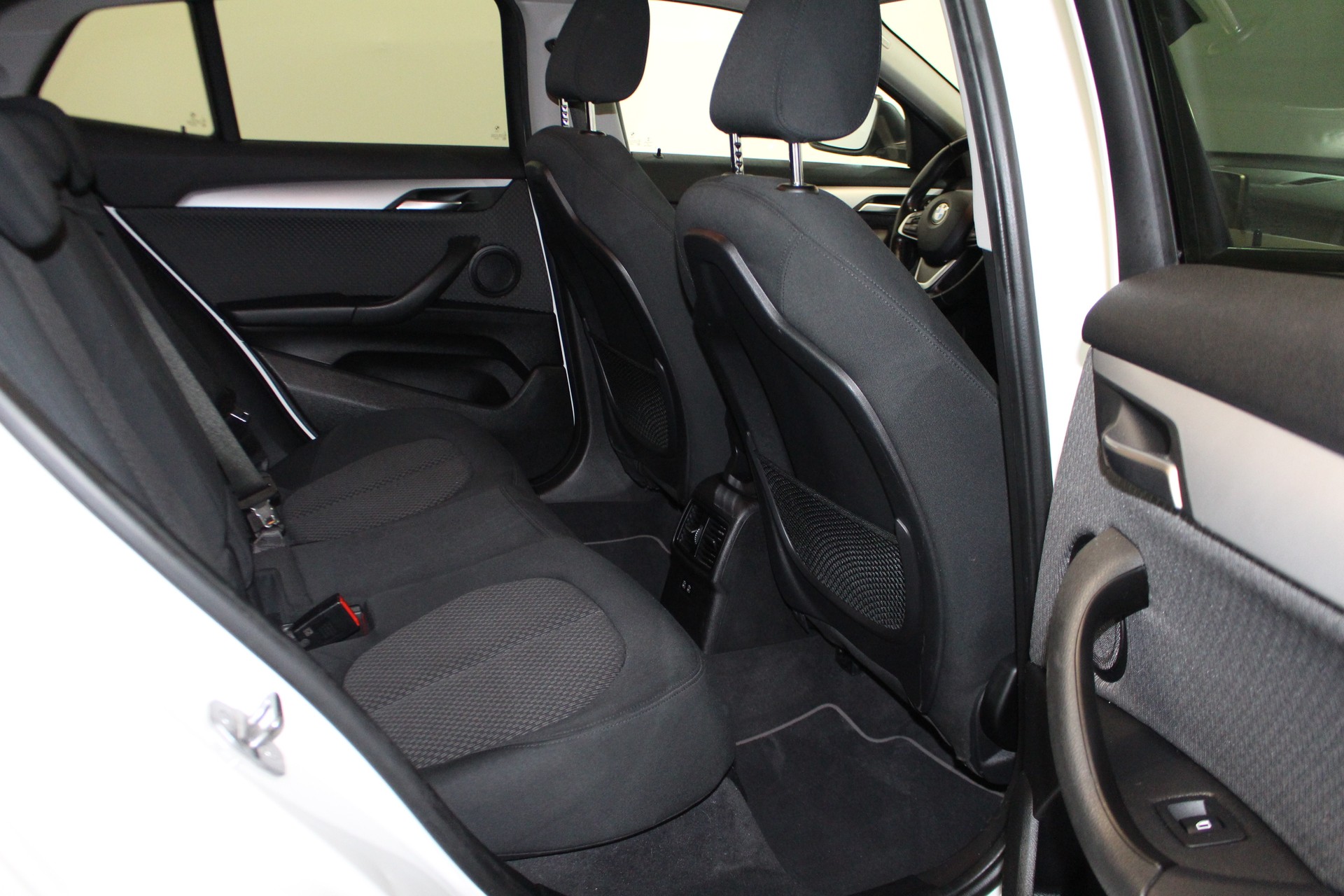 BMW X2 18d xDrive-image-9