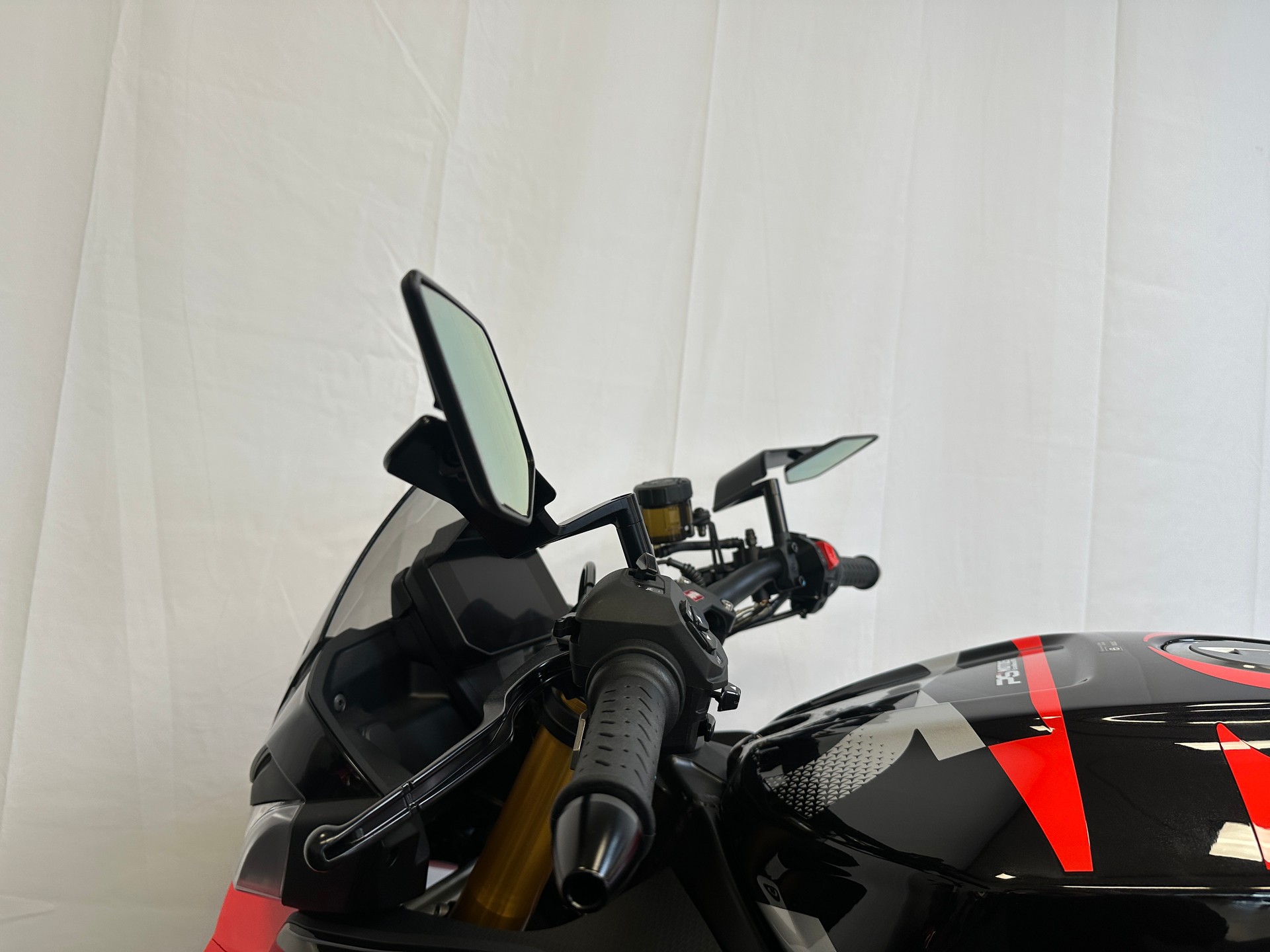 APRILIA Tuono V4 1100 E5+ Factory-image-9