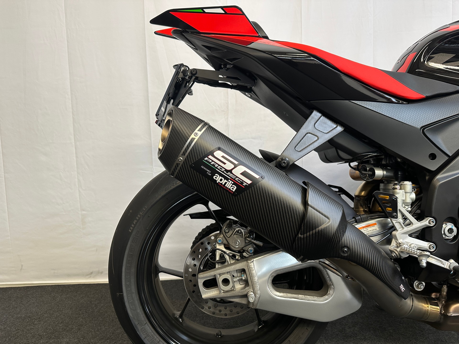 APRILIA Tuono V4 1100 E5+ Factory-image-7
