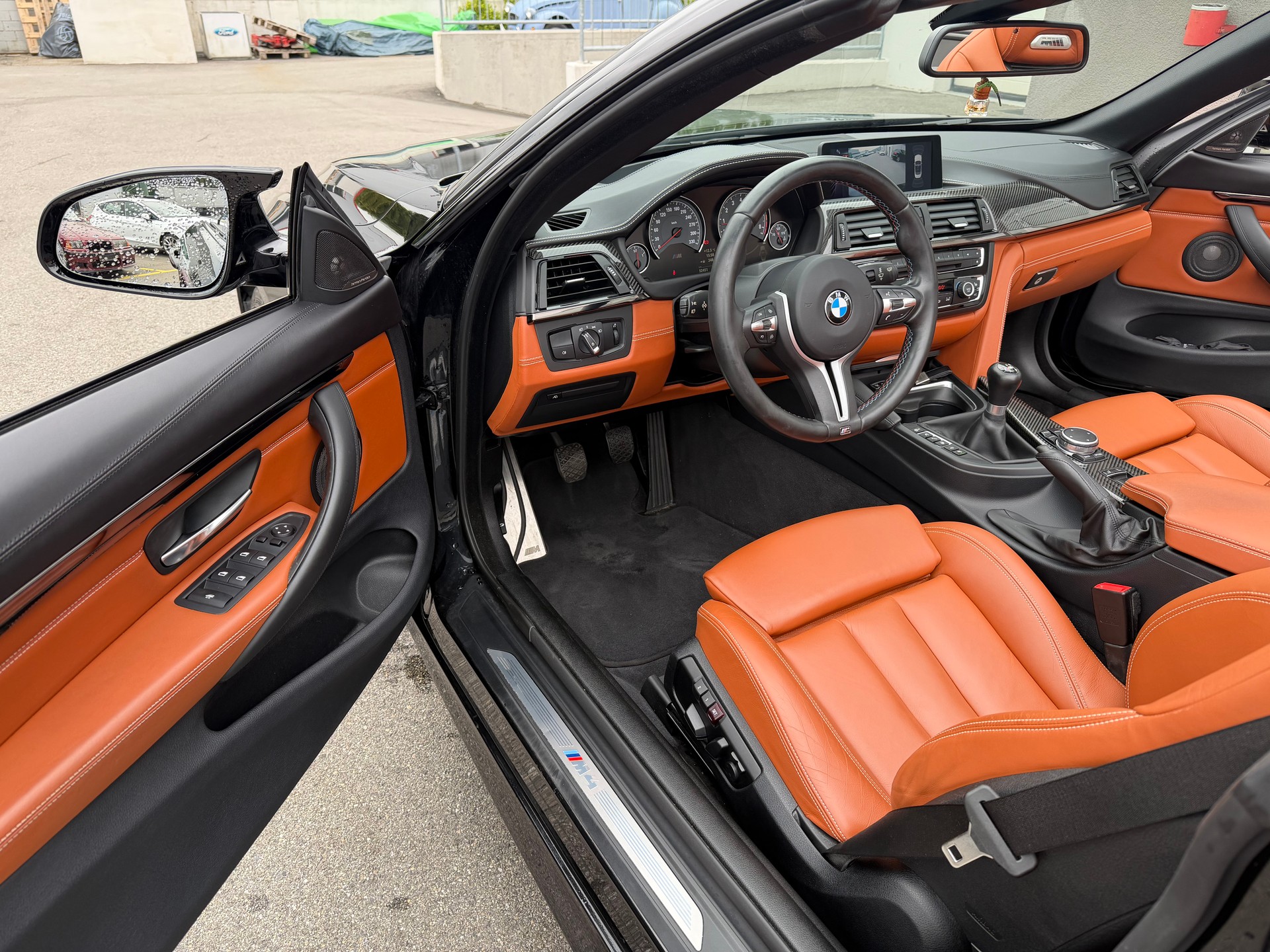 BMW M4 Cabriolet-image-7