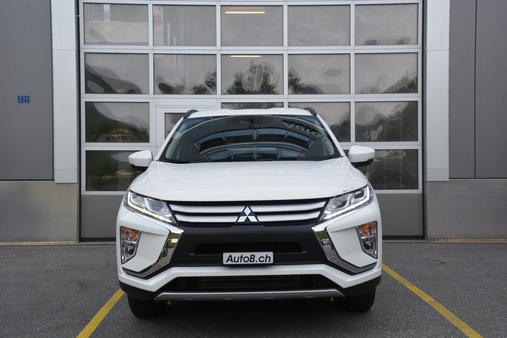 MITSUBISHI Eclipse Cross 1.5 T-Mivec Value 4WD CVT-image-2
