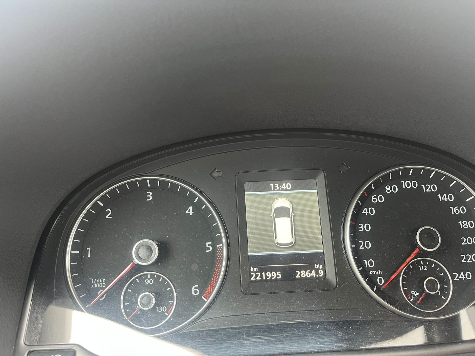 VW Touran 2.0 TDI Comfortline DSG-image-3