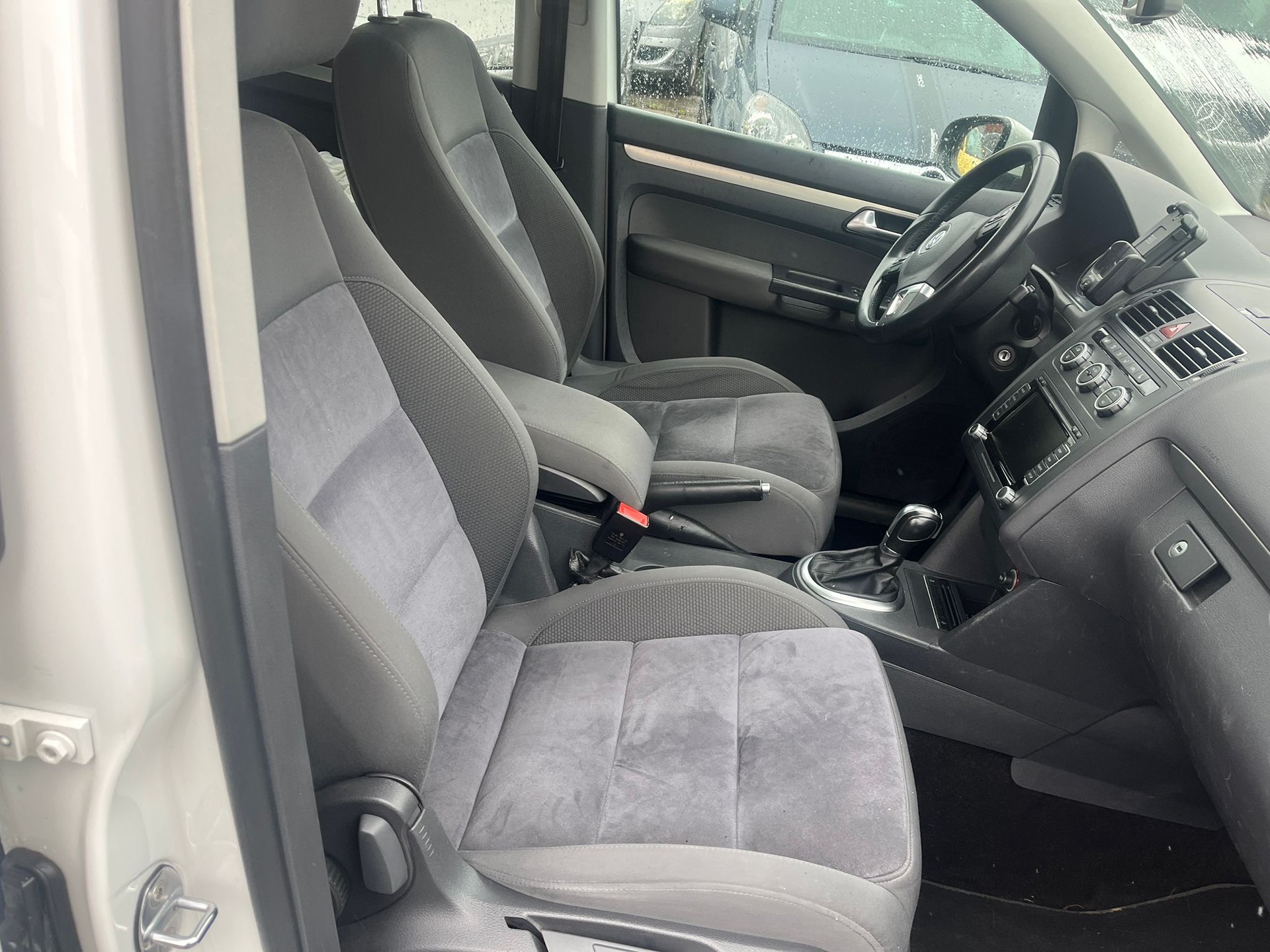 VW Touran 2.0 TDI Comfortline DSG-image-10