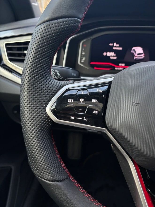 VW Polo 2.0 TSI GTI DSG *Frisch ab MFK* Panorama Dach* Rückfahrkamera-image-15