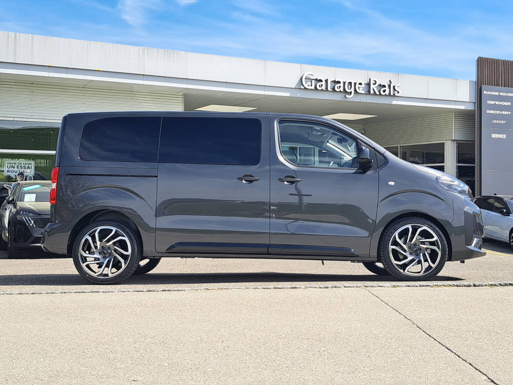 PEUGEOT Traveller Standard 2.2 BlueHDi 180cv Family Edition-showroom-element-1