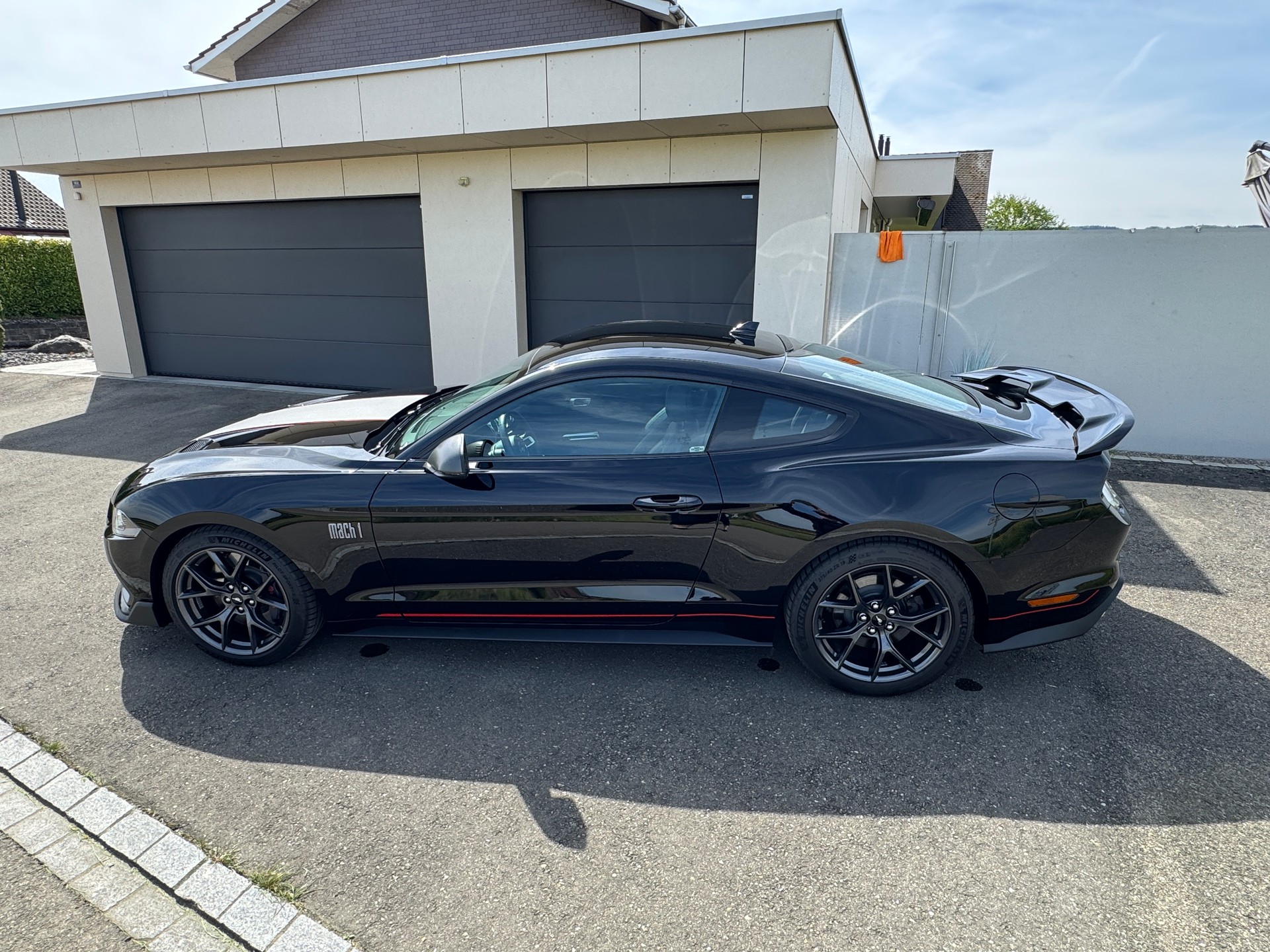 FORD Mustang Fastback 5.0 V8 Mach 1-image-2