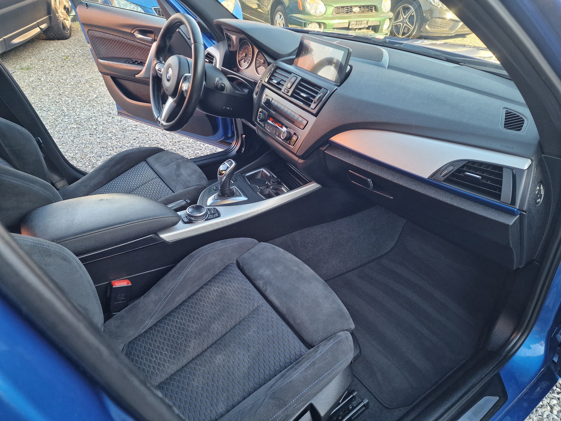 BMW M135i xDrive Steptronic-image-17