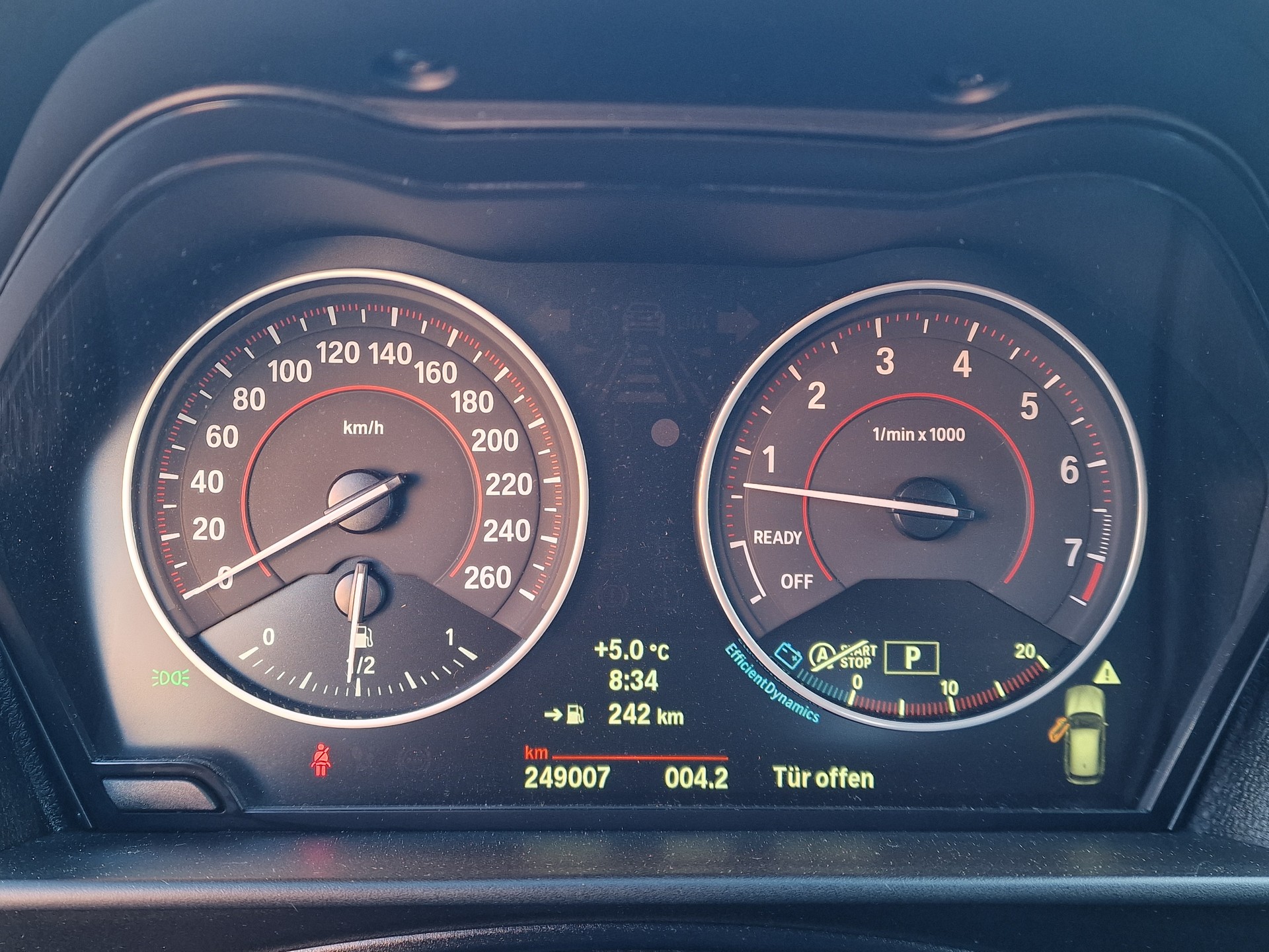 BMW M135i xDrive Steptronic-image-21