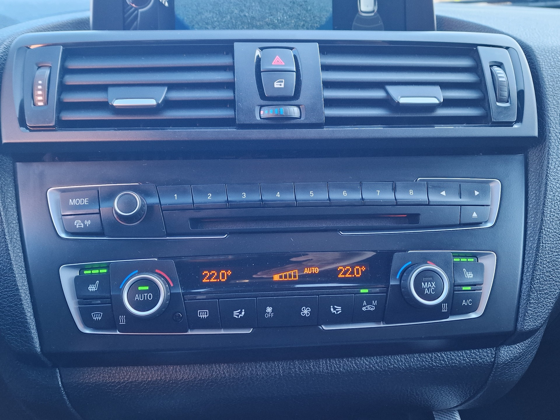 BMW M135i xDrive Steptronic-image-35