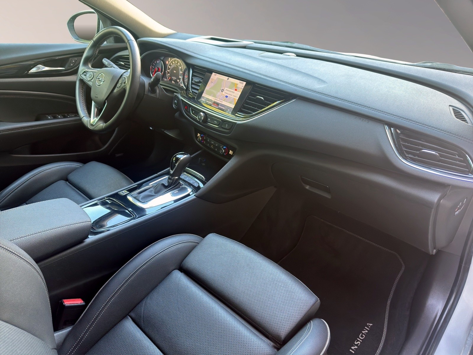 OPEL Insignia Sports Tourer 2.0 T Excellence AWD-image-13
