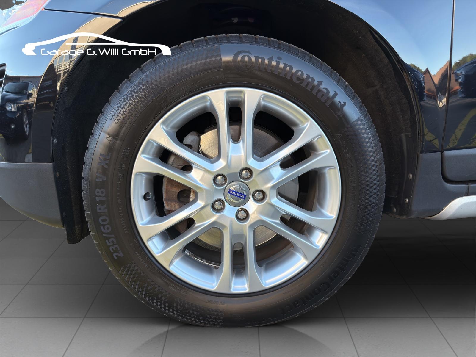 VOLVO XC60 D4 AWD Momentum Geartronic-image-17