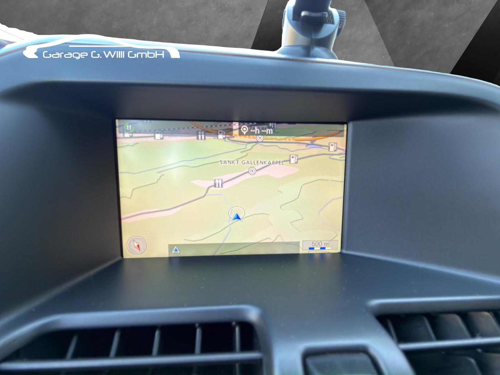 VOLVO XC60 D4 AWD Momentum Geartronic-image-13