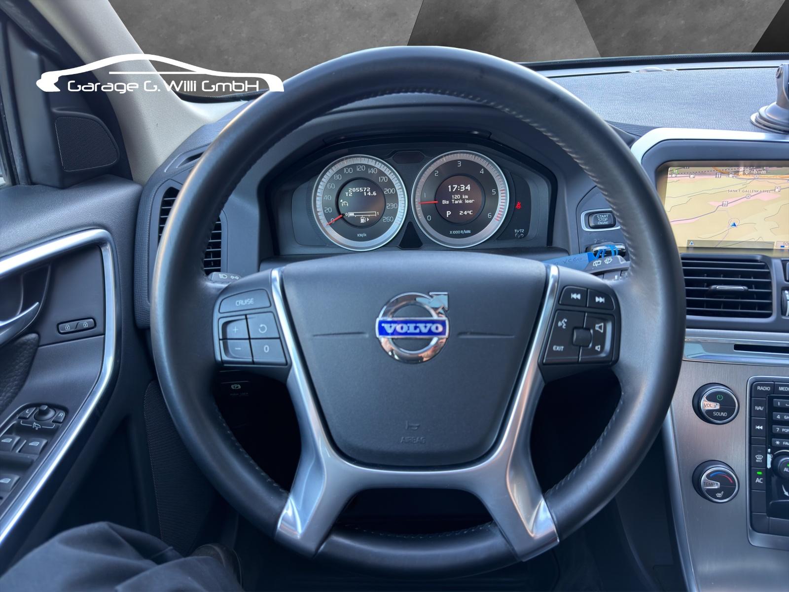VOLVO XC60 D4 AWD Momentum Geartronic-image-9