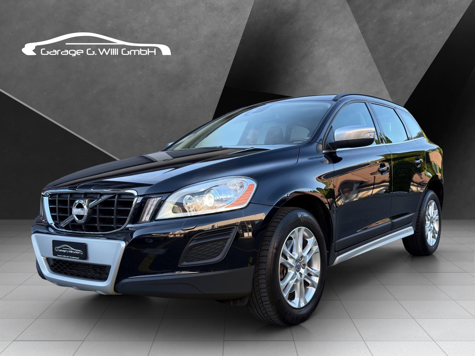 VOLVO XC60 D4 AWD Momentum Geartronic-image-0
