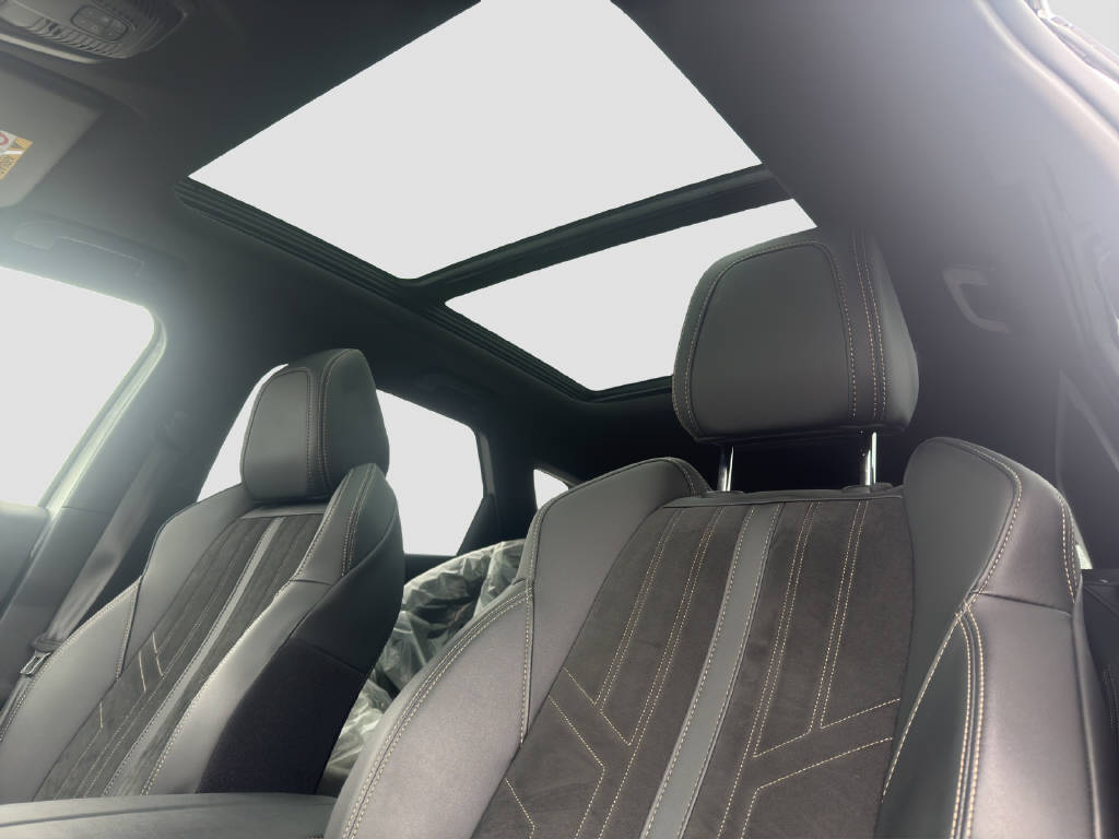 PEUGEOT 3008 1.2 PureTech GT Pack-image-6