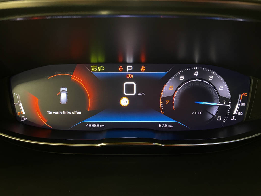 PEUGEOT 3008 1.2 PureTech GT Pack-image-8