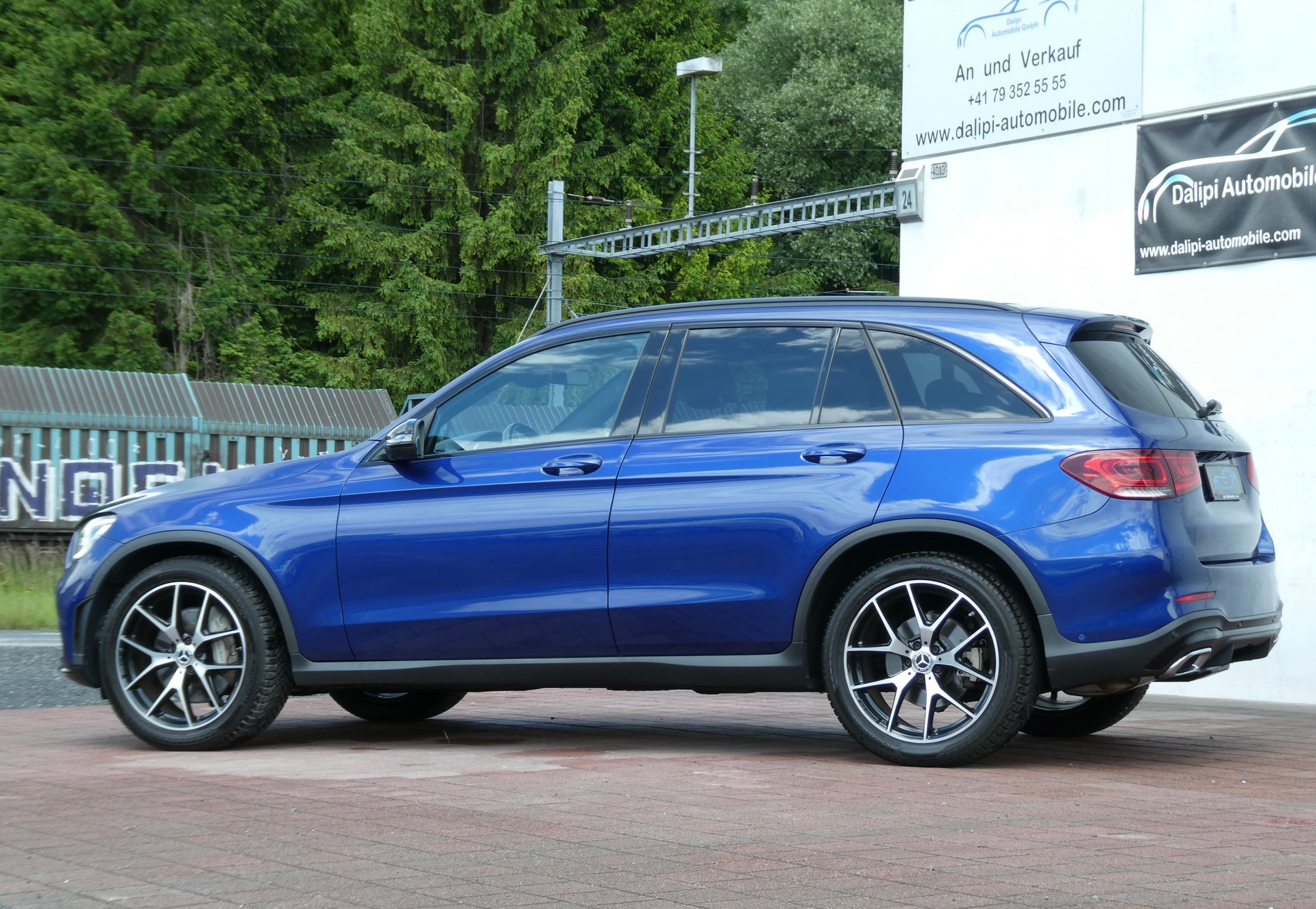 MERCEDES-BENZ GLC 220 d AMG Line 4Matic 9G-Tronic (CH)-image-5