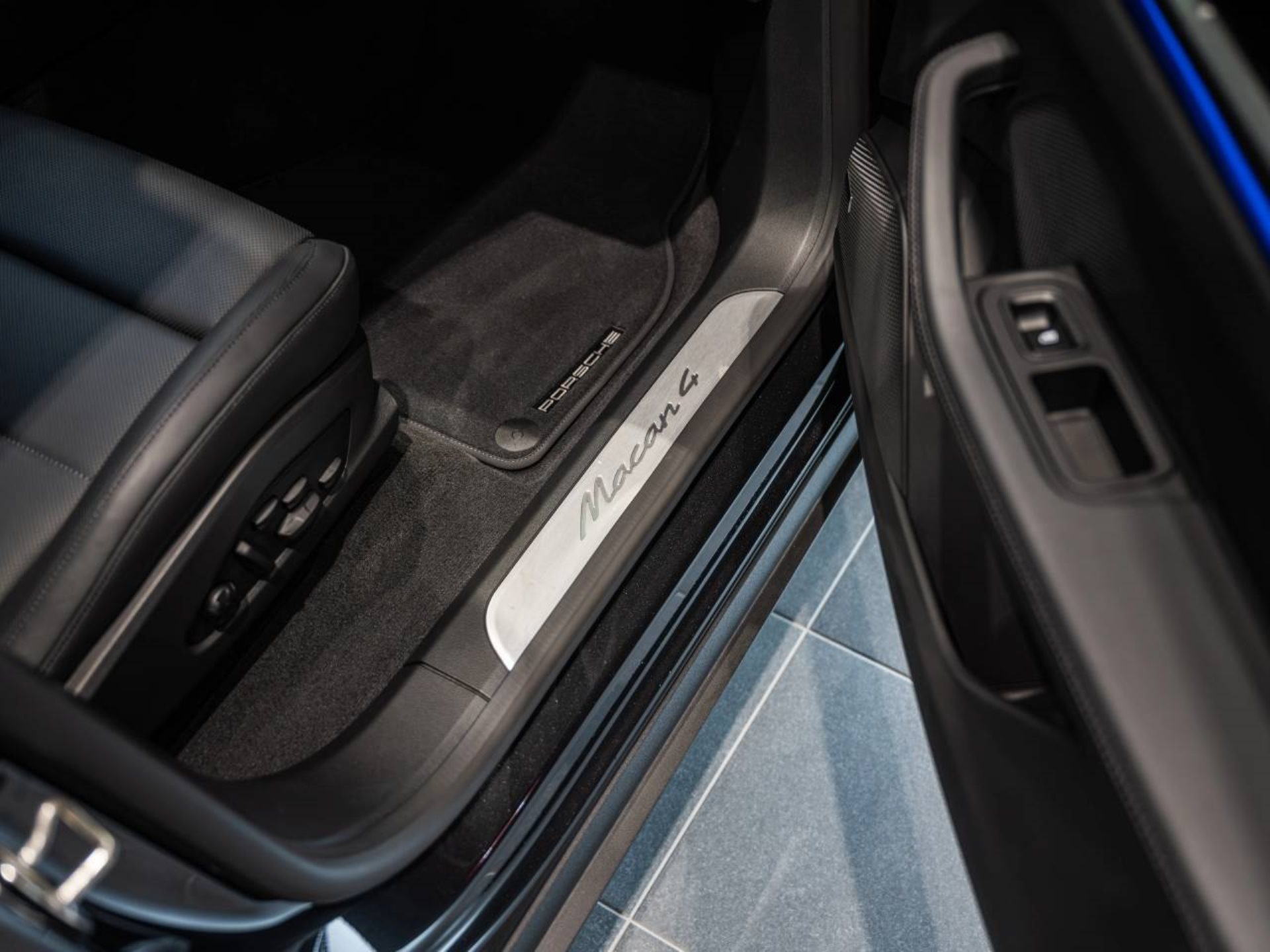 PORSCHE Macan 4-image-22