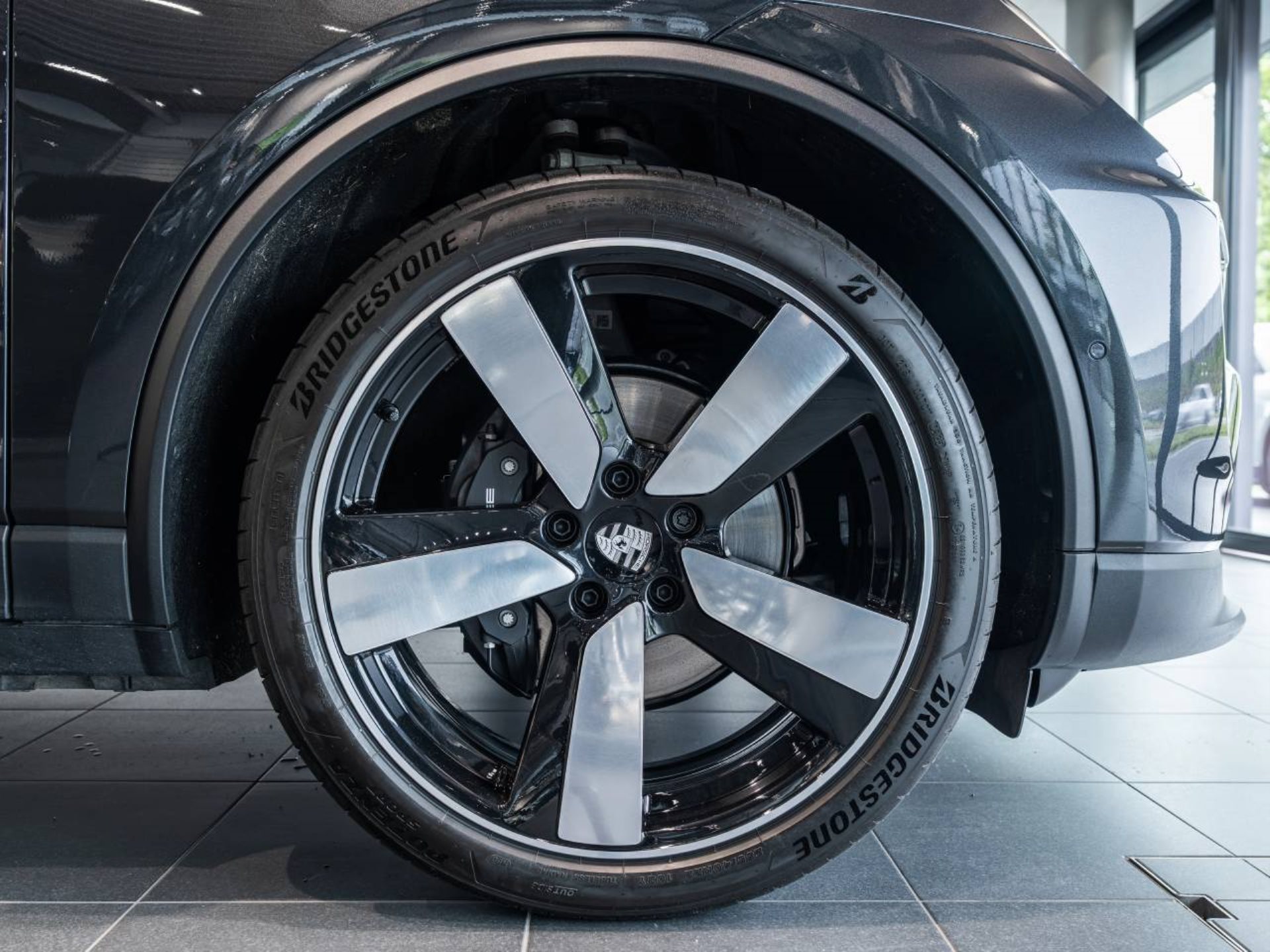 PORSCHE Macan 4-image-31