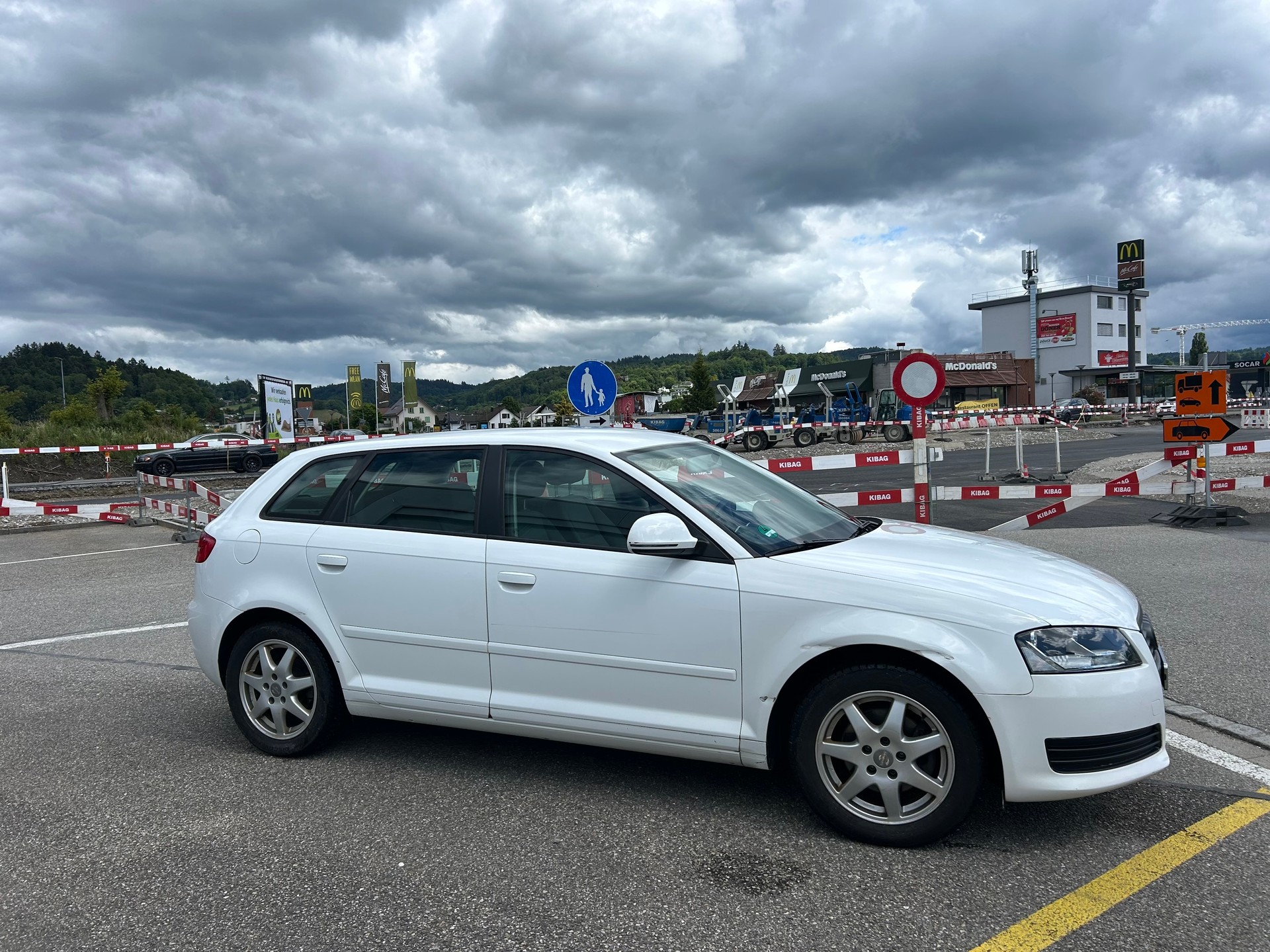 AUDI A3 Sportback 1.4 TFSI Ambiente S-tronic-image-3