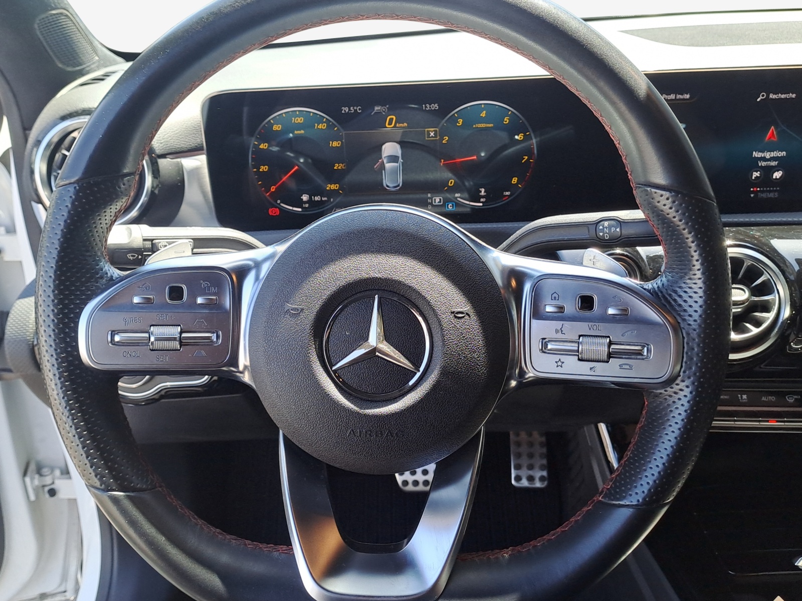 MERCEDES-BENZ A 180 Night Star AMG Line 7G-DCT-image-9