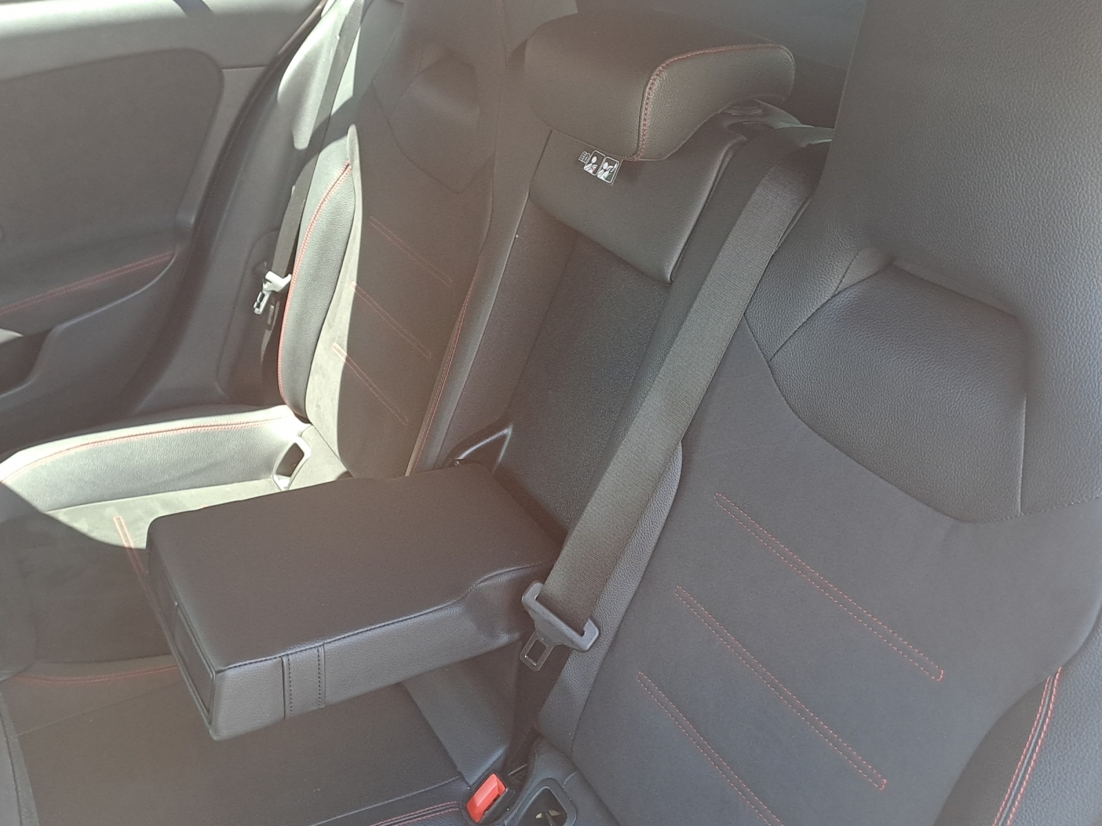 MERCEDES-BENZ A 180 Night Star AMG Line 7G-DCT-image-11