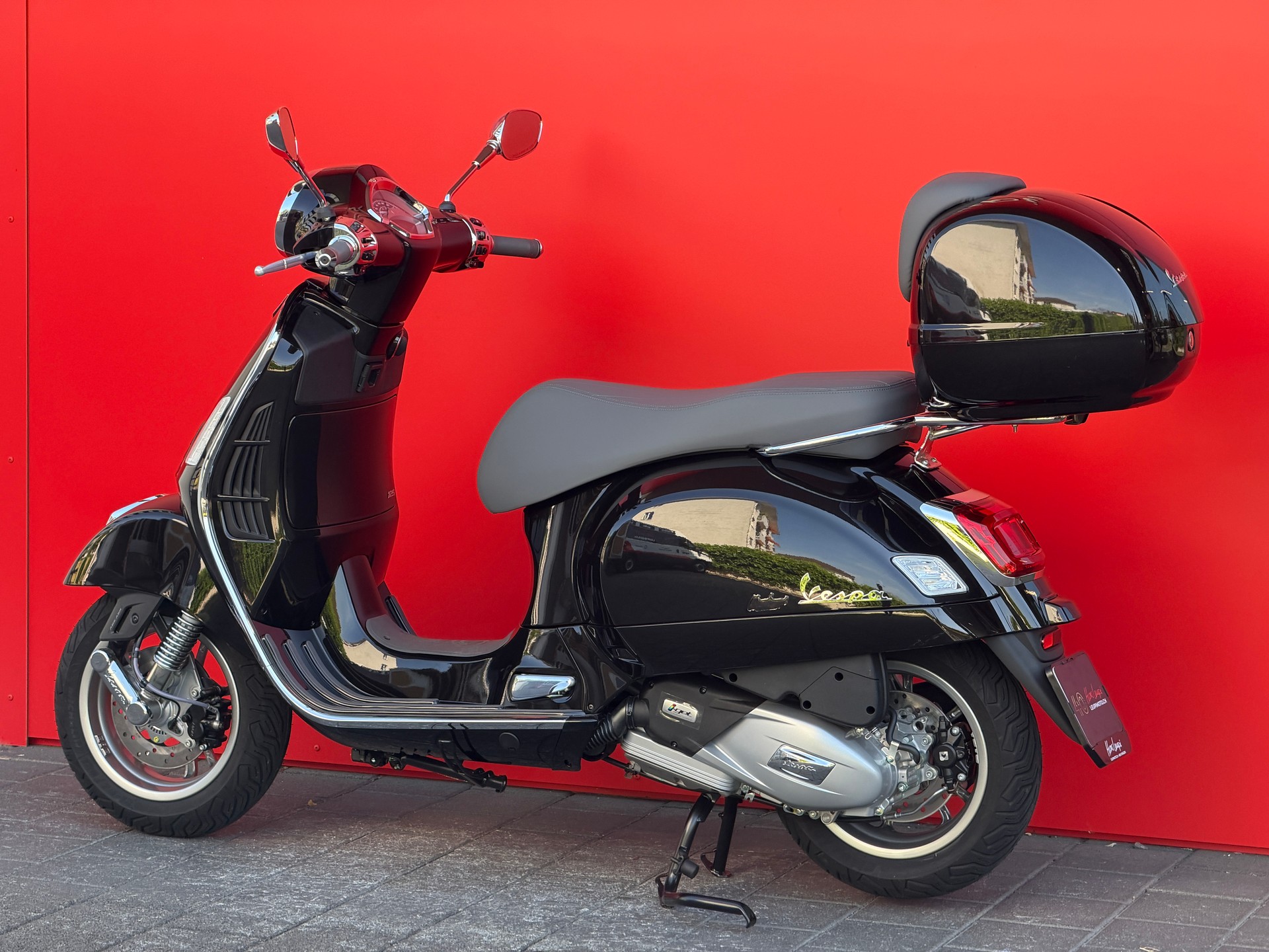 PIAGGIO Vespa GTS 125 RST + GRATIS TOPCASE-image-4