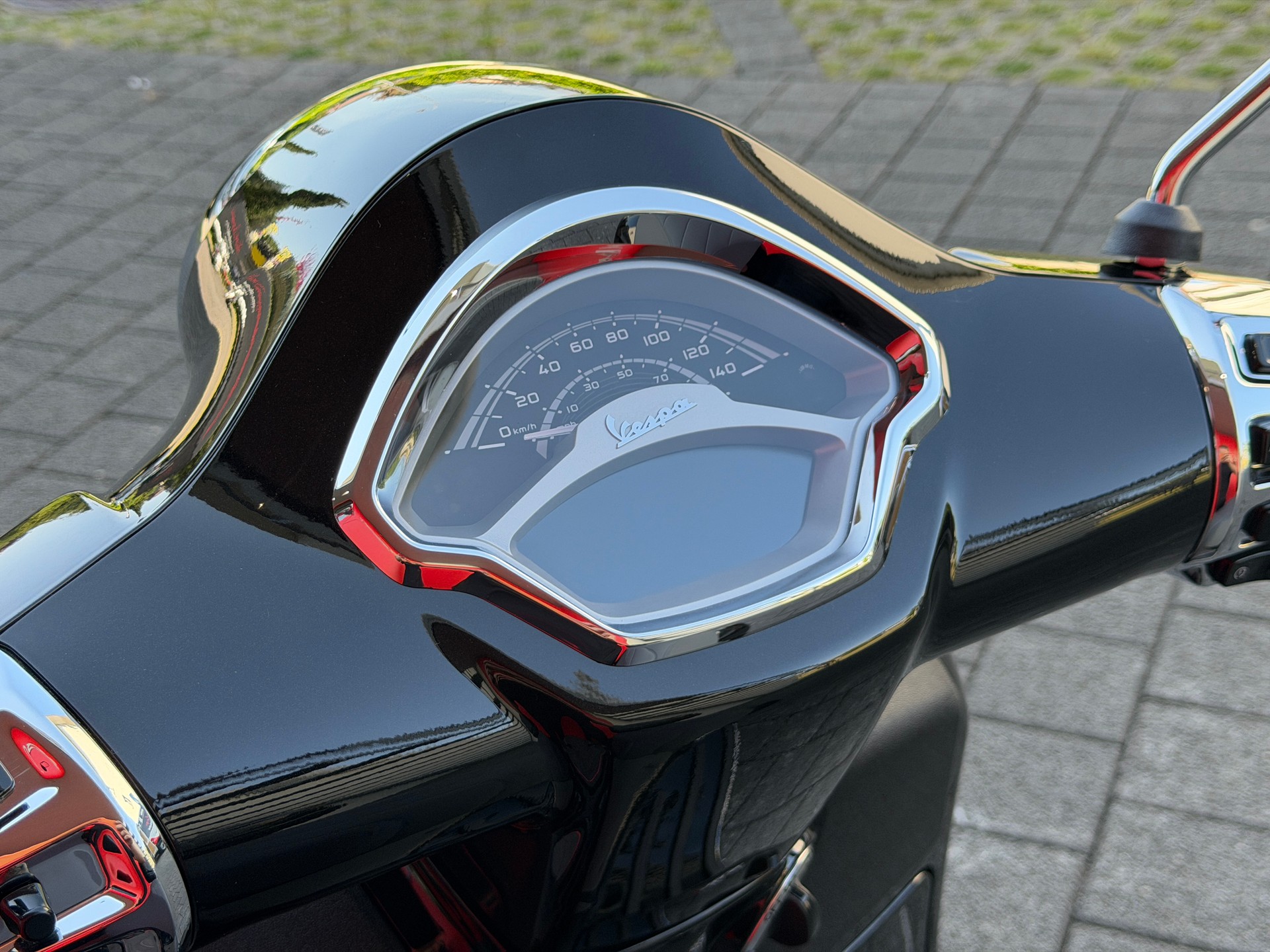 PIAGGIO Vespa GTS 125 RST + GRATIS TOPCASE-image-9