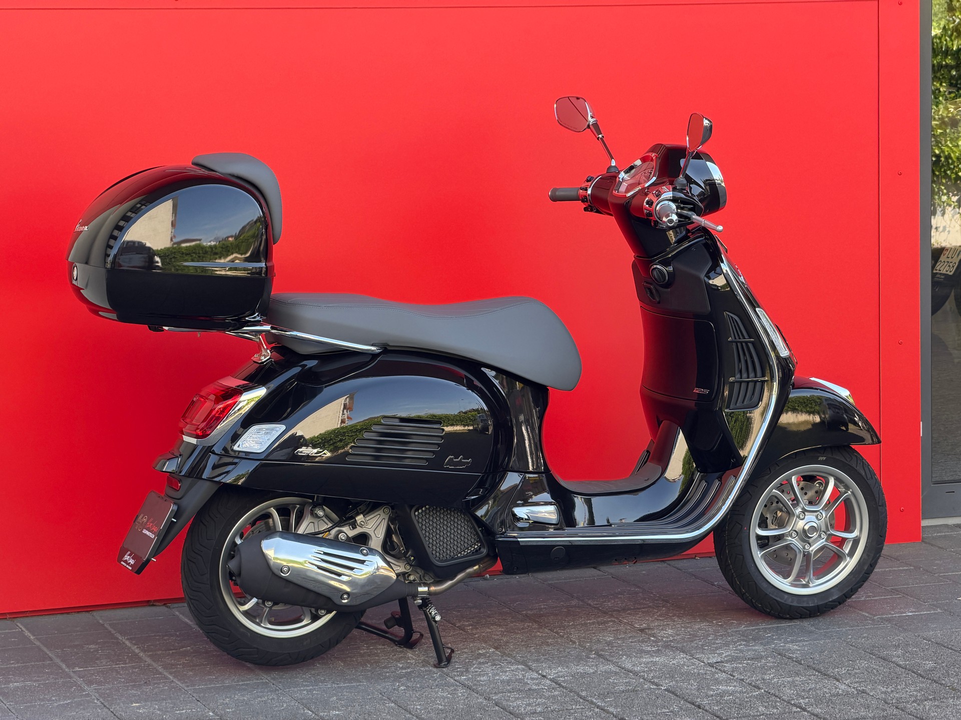 PIAGGIO Vespa GTS 125 RST + GRATIS TOPCASE-image-8