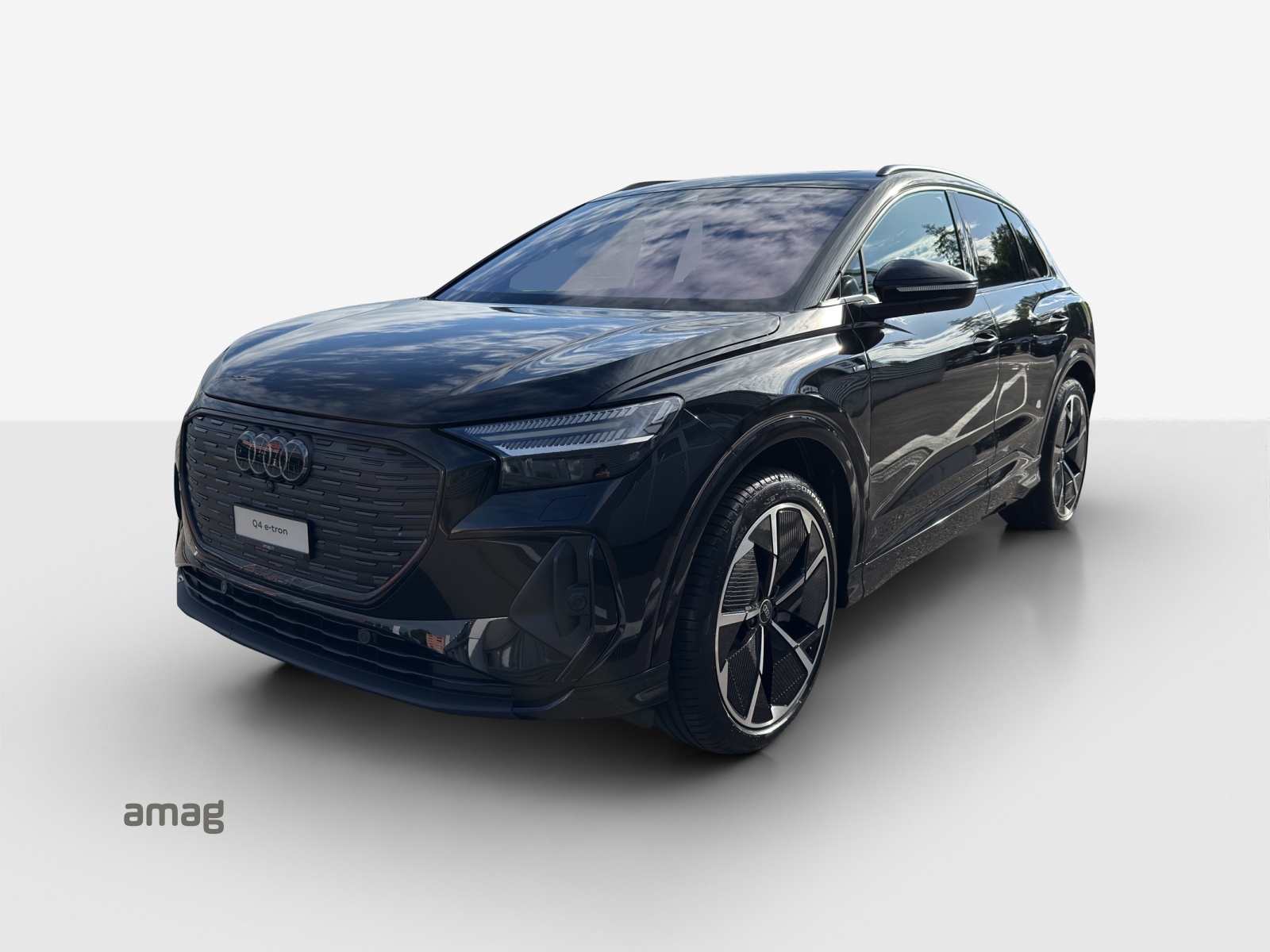 AUDI Q4 e-tron 45 Attraction quattro-image-0