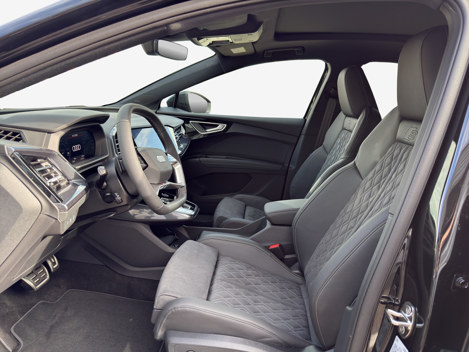 AUDI Q4 e-tron 45 Attraction quattro-image-7