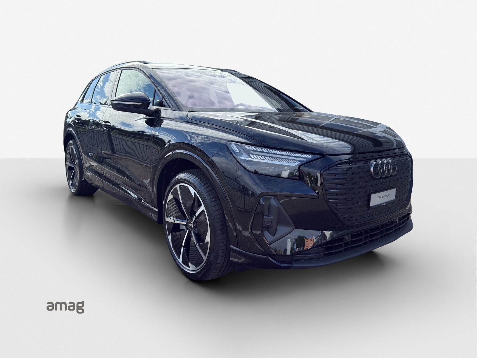 AUDI Q4 e-tron 45 Attraction quattro-image-5