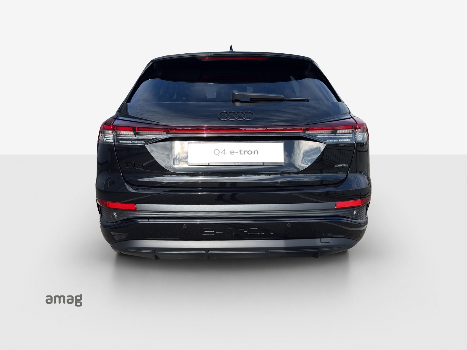 AUDI Q4 e-tron 45 Attraction quattro-image-3