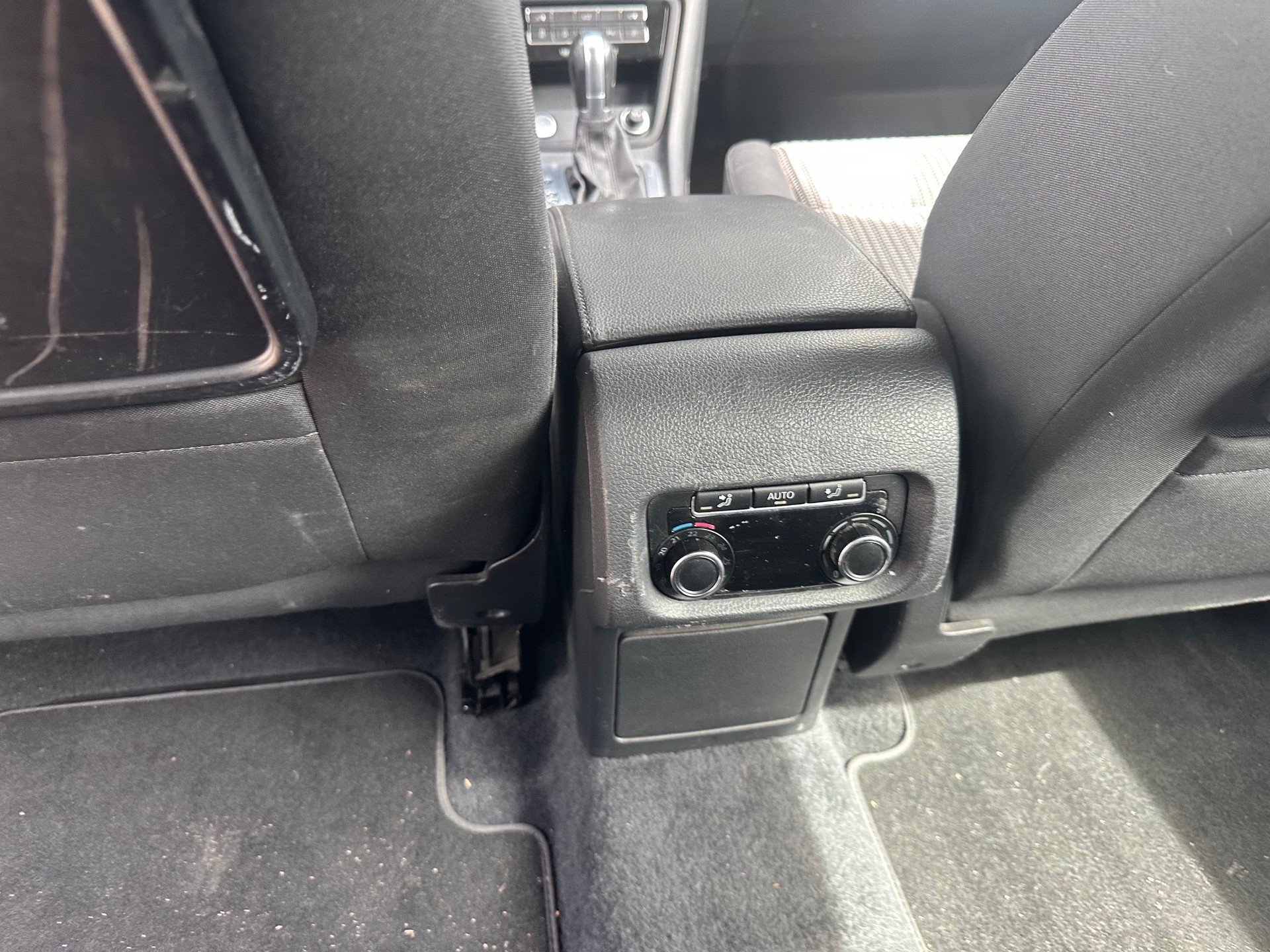 SEAT Alhambra 2.0 TDI DSG Style-image-11