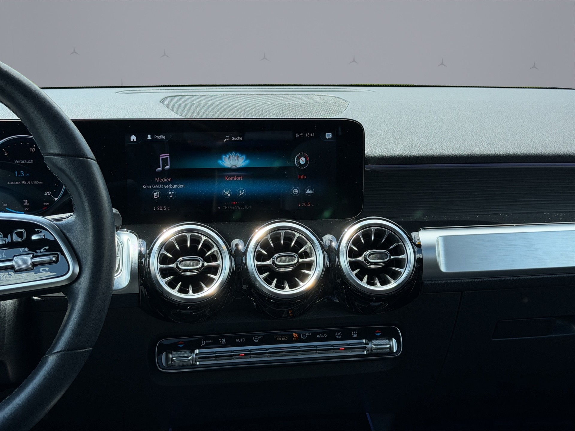 MERCEDES-BENZ GLB 250 Progressive 4matic-image-12