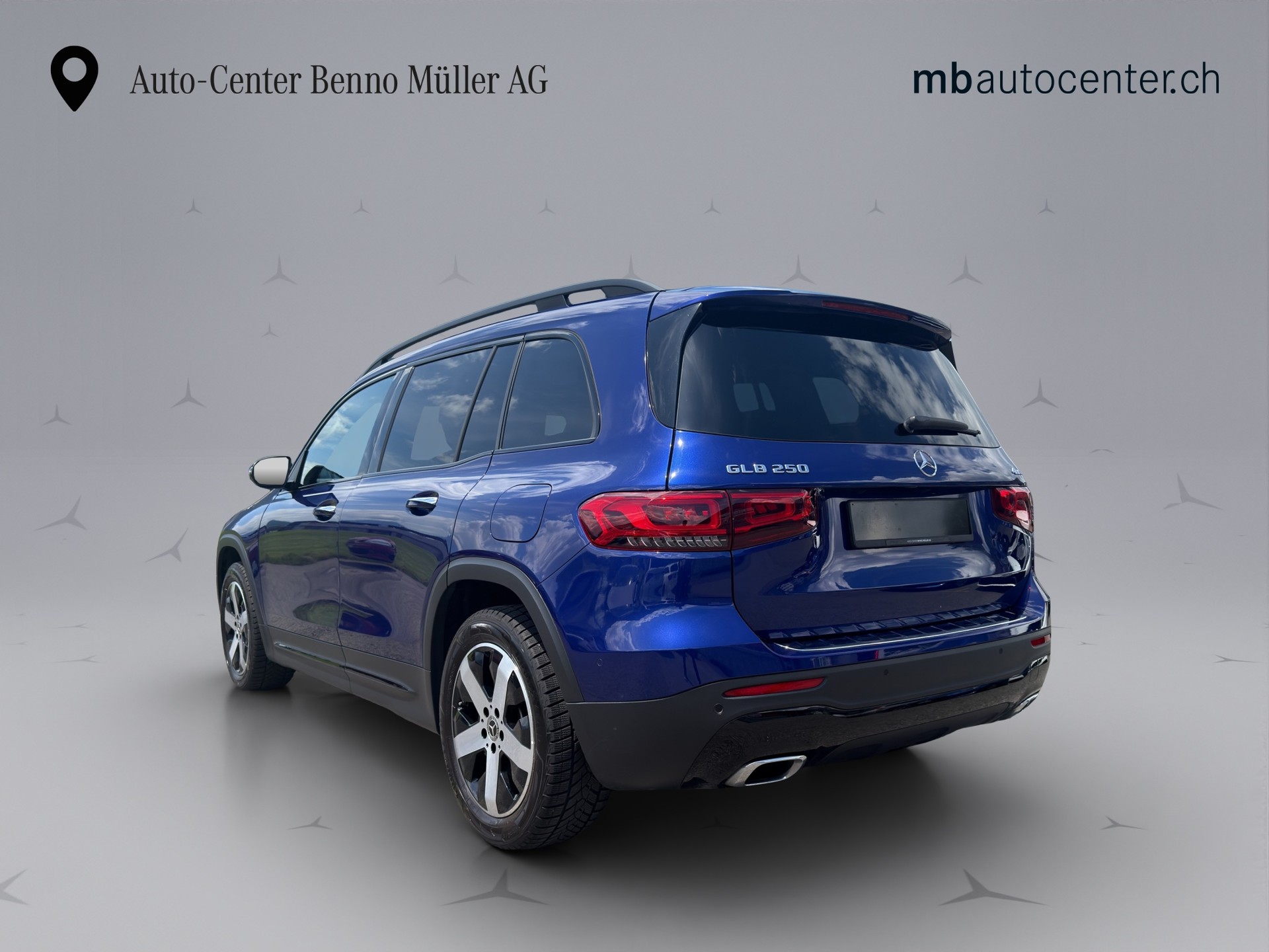 MERCEDES-BENZ GLB 250 Progressive 4matic-image-2