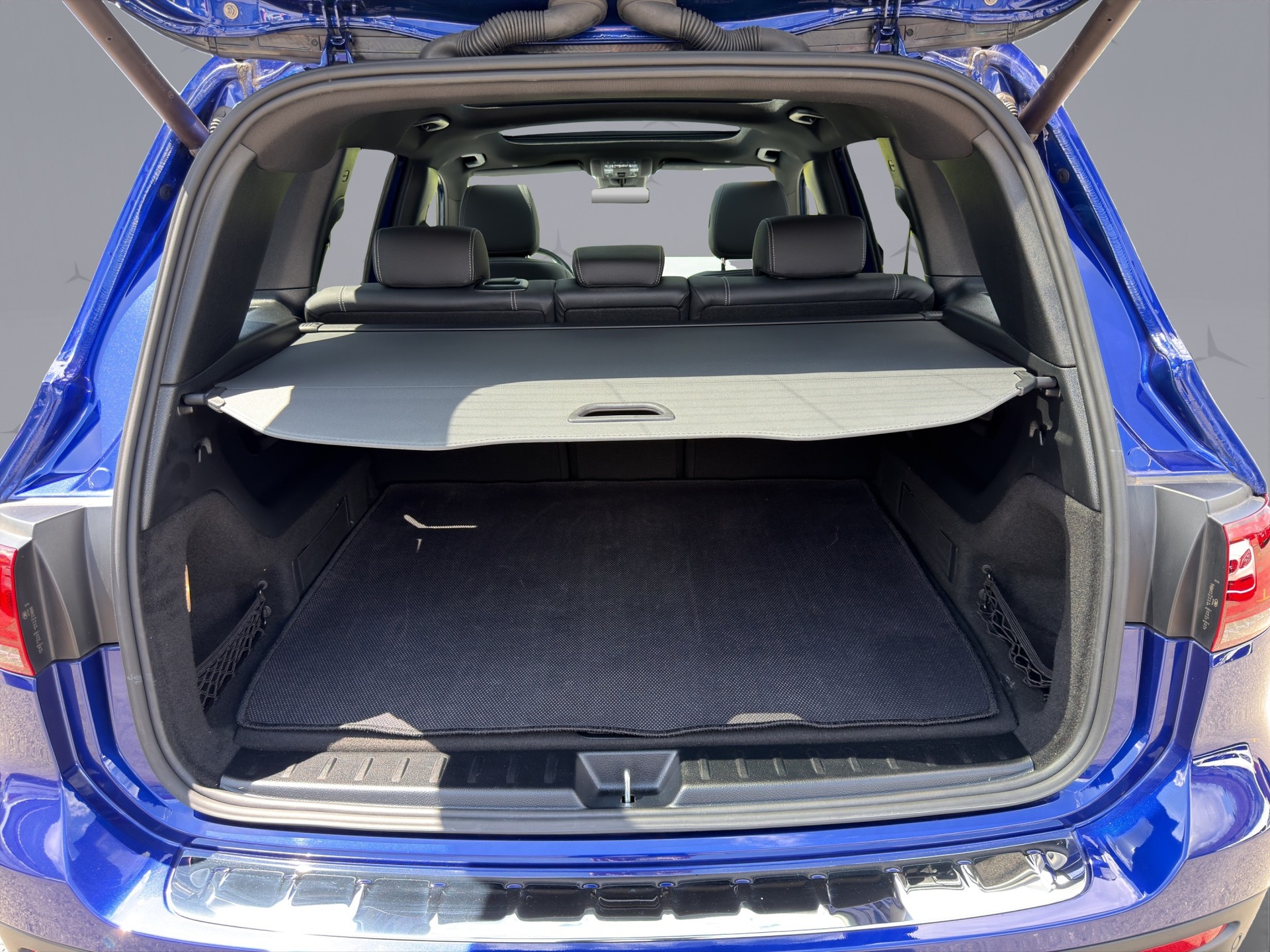 MERCEDES-BENZ GLB 250 Progressive 4matic-image-14