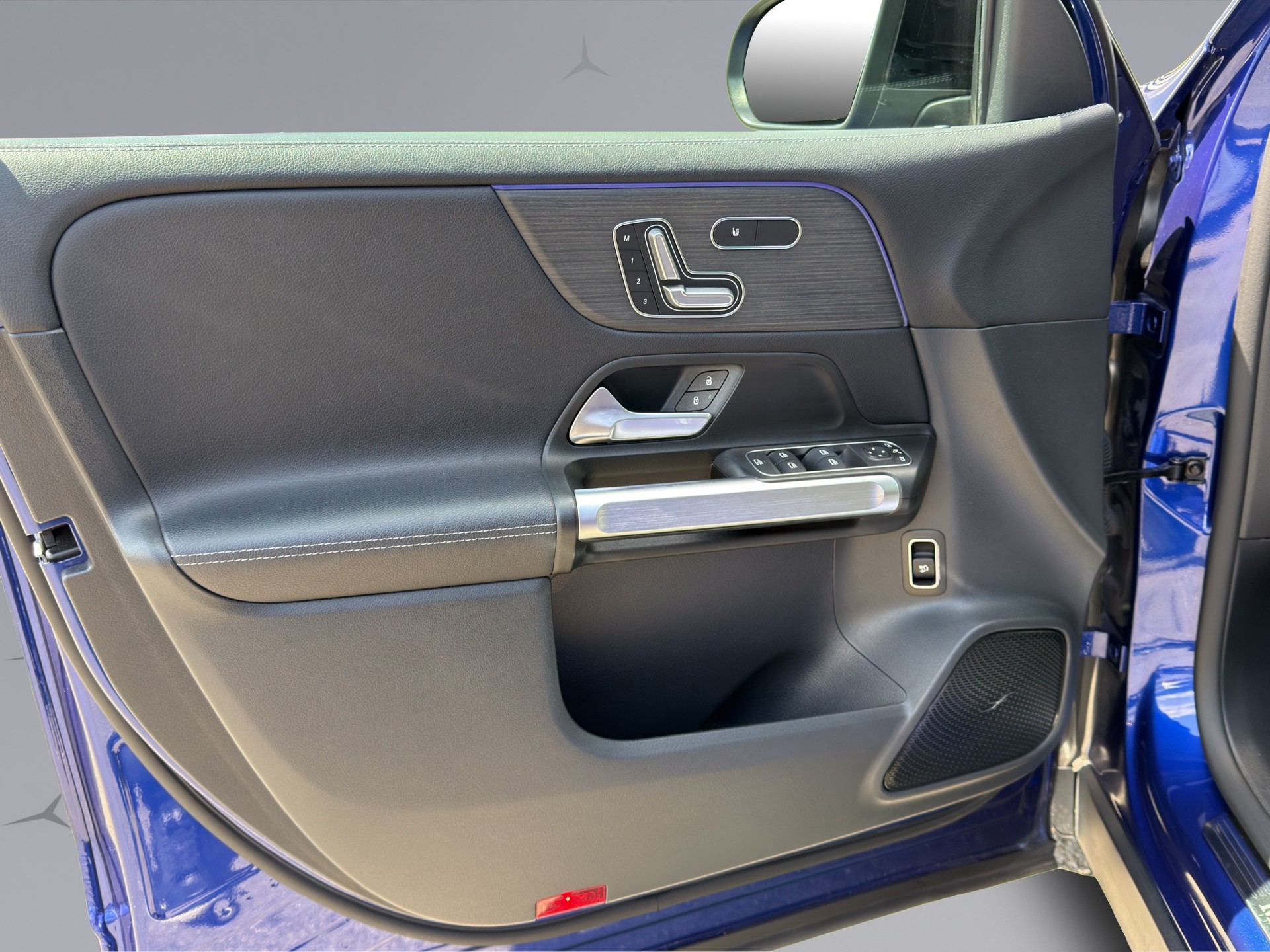 MERCEDES-BENZ GLB 250 Progressive 4matic-image-19