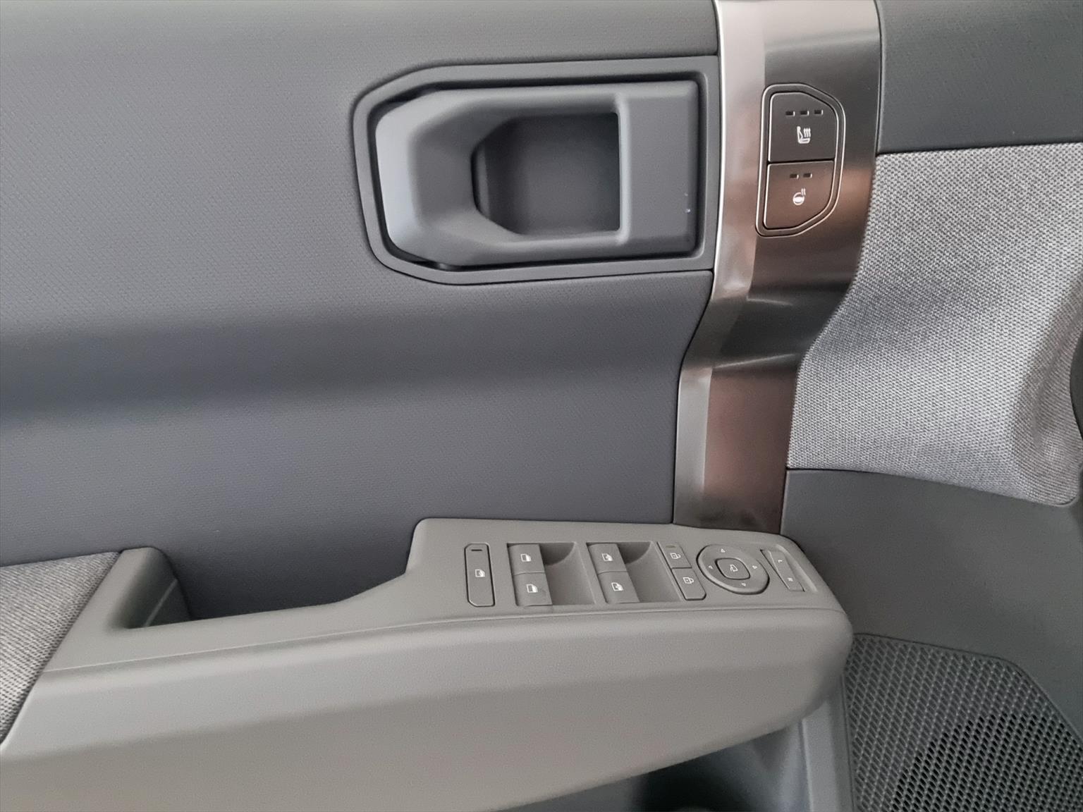 KIA EV3 81 kWh Earth-image-11