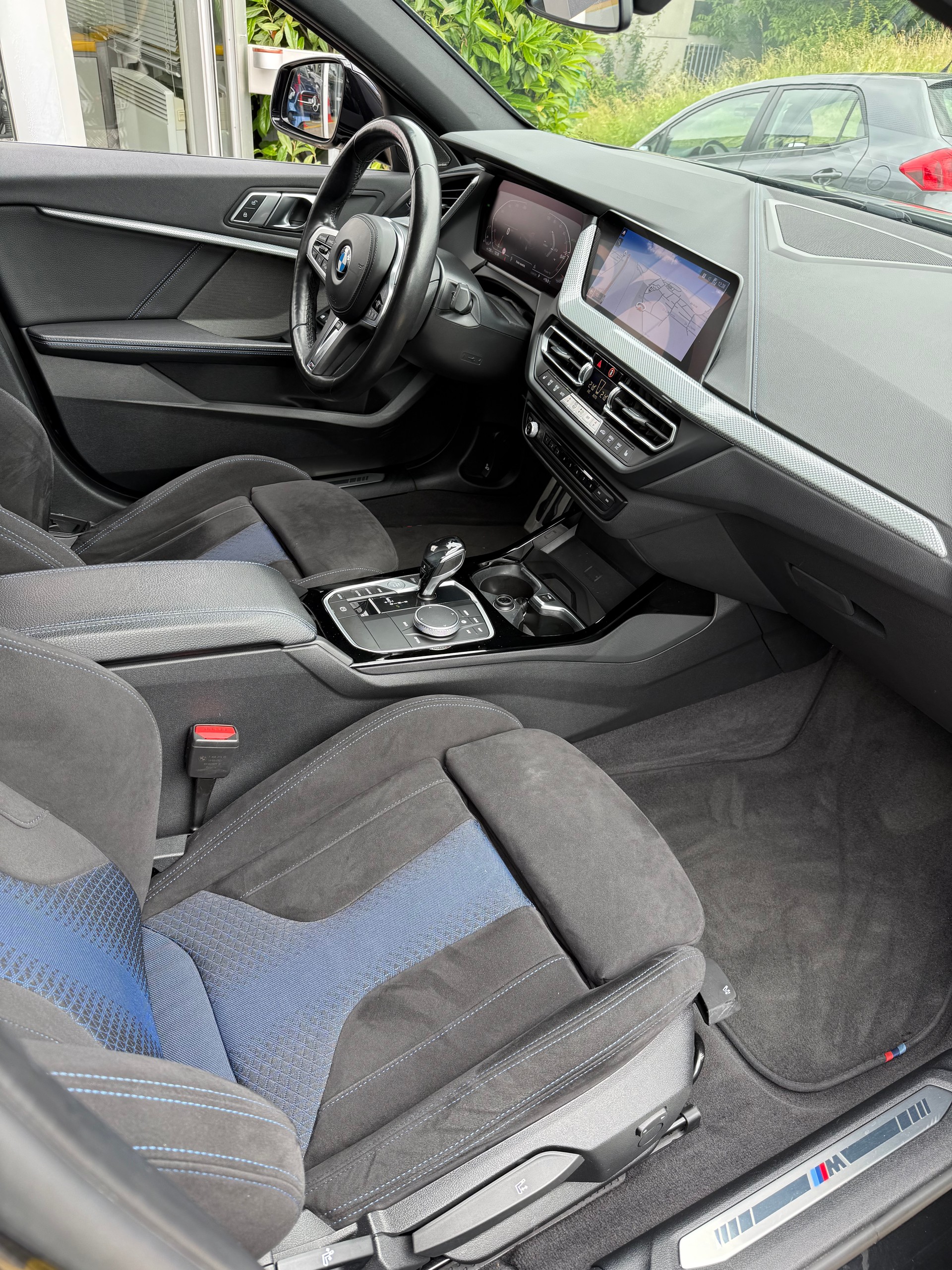 BMW 120i Pure M Sport Steptronic-image-11