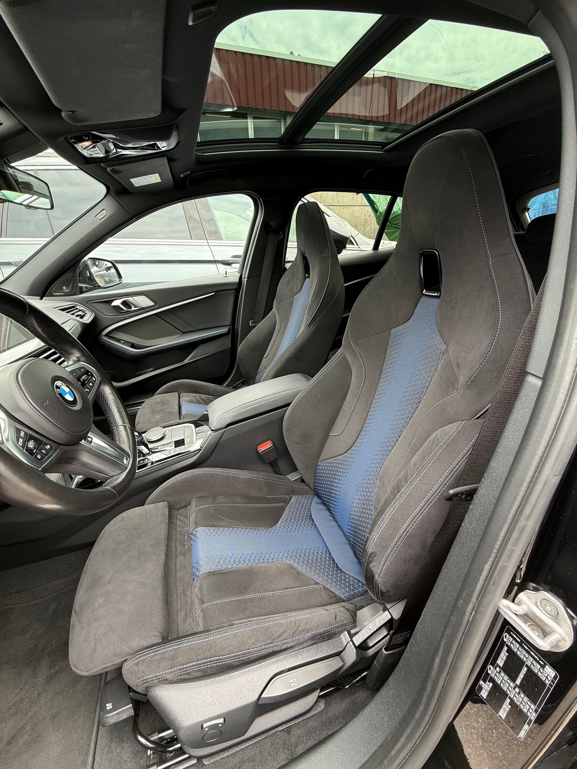 BMW 120i Pure M Sport Steptronic-image-1