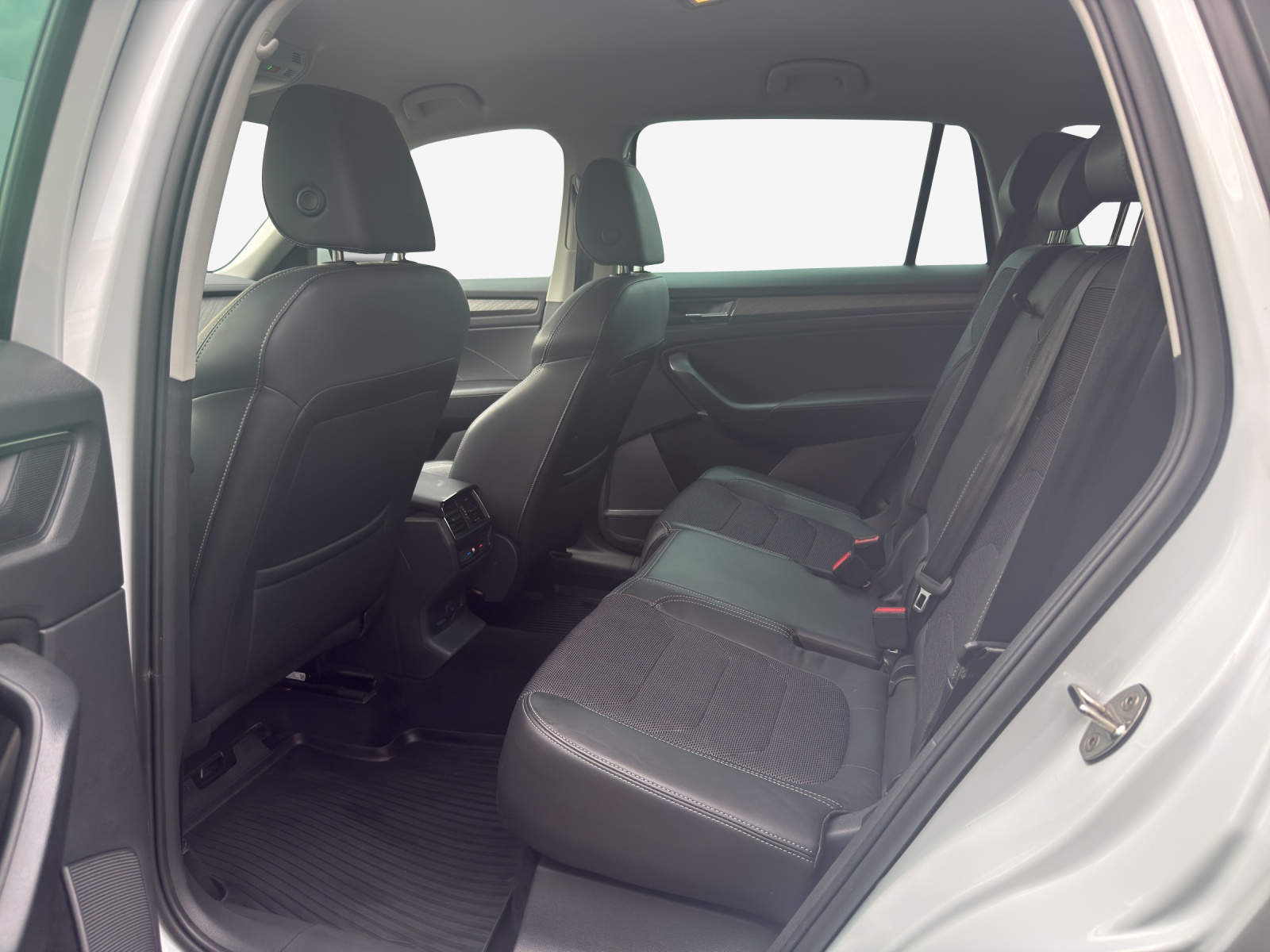 SKODA Kodiaq 2.0 TDI CR Style 4x4 DSG-image-11