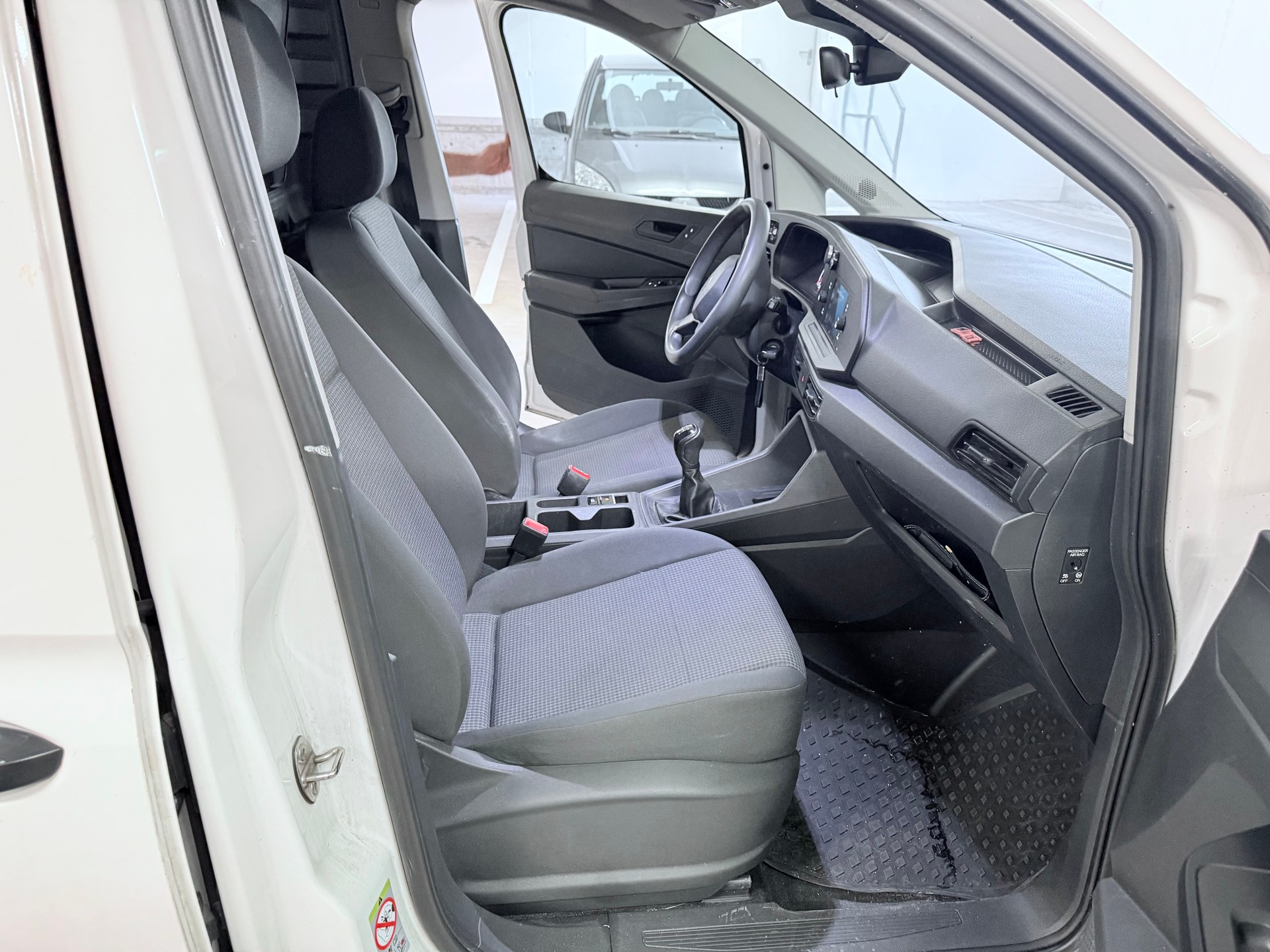 VW Caddy Cargo 2.0TDI Entry-image-10