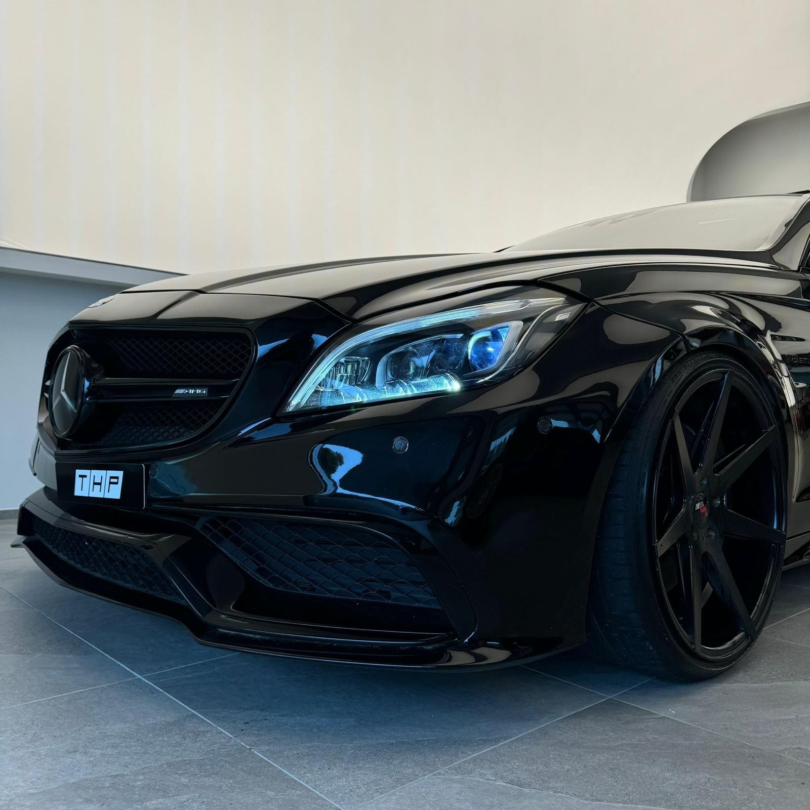 MERCEDES-BENZ CLS 63 AMG Speedshift MCT-showroom-element-2
