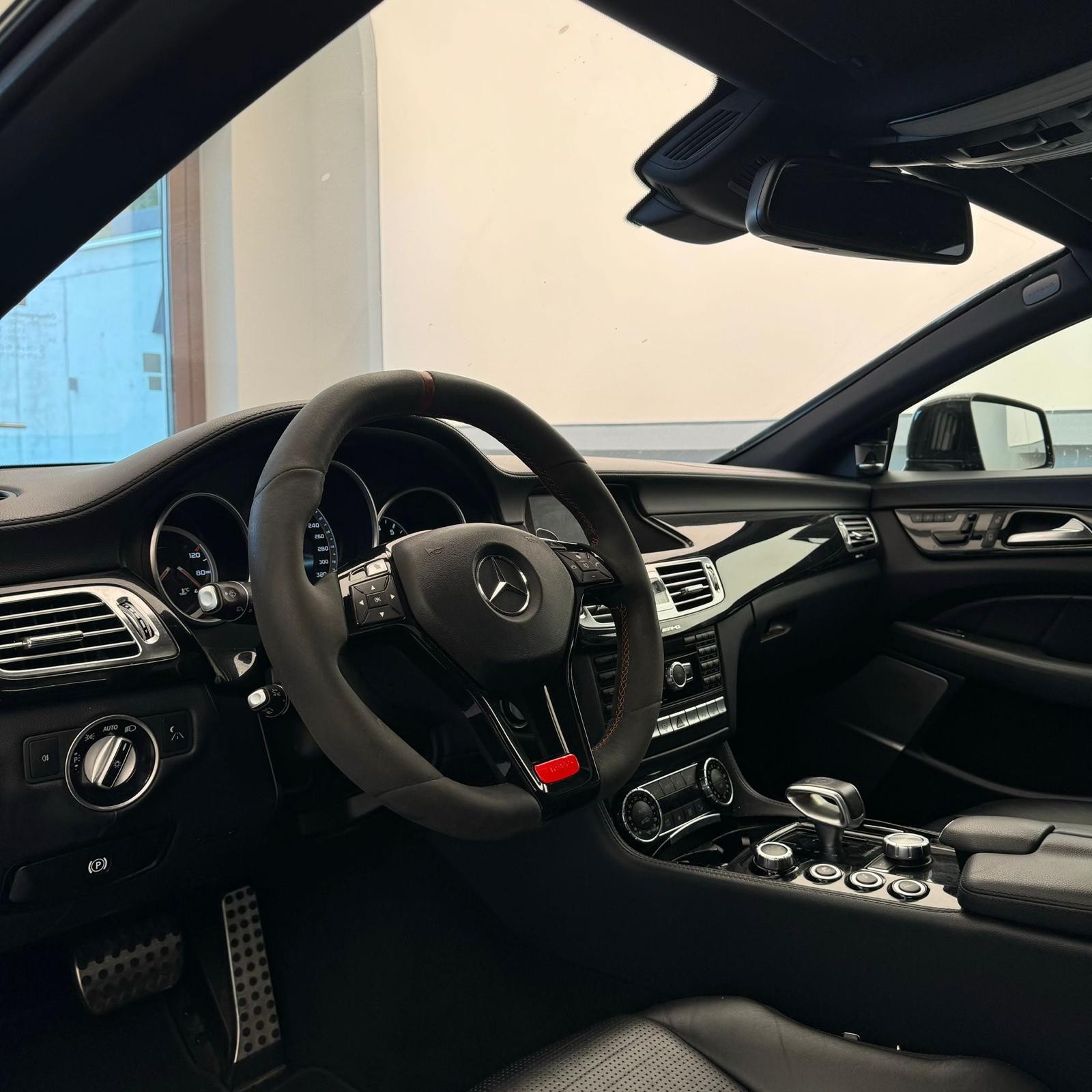 MERCEDES-BENZ CLS 63 AMG Speedshift MCT-image-9