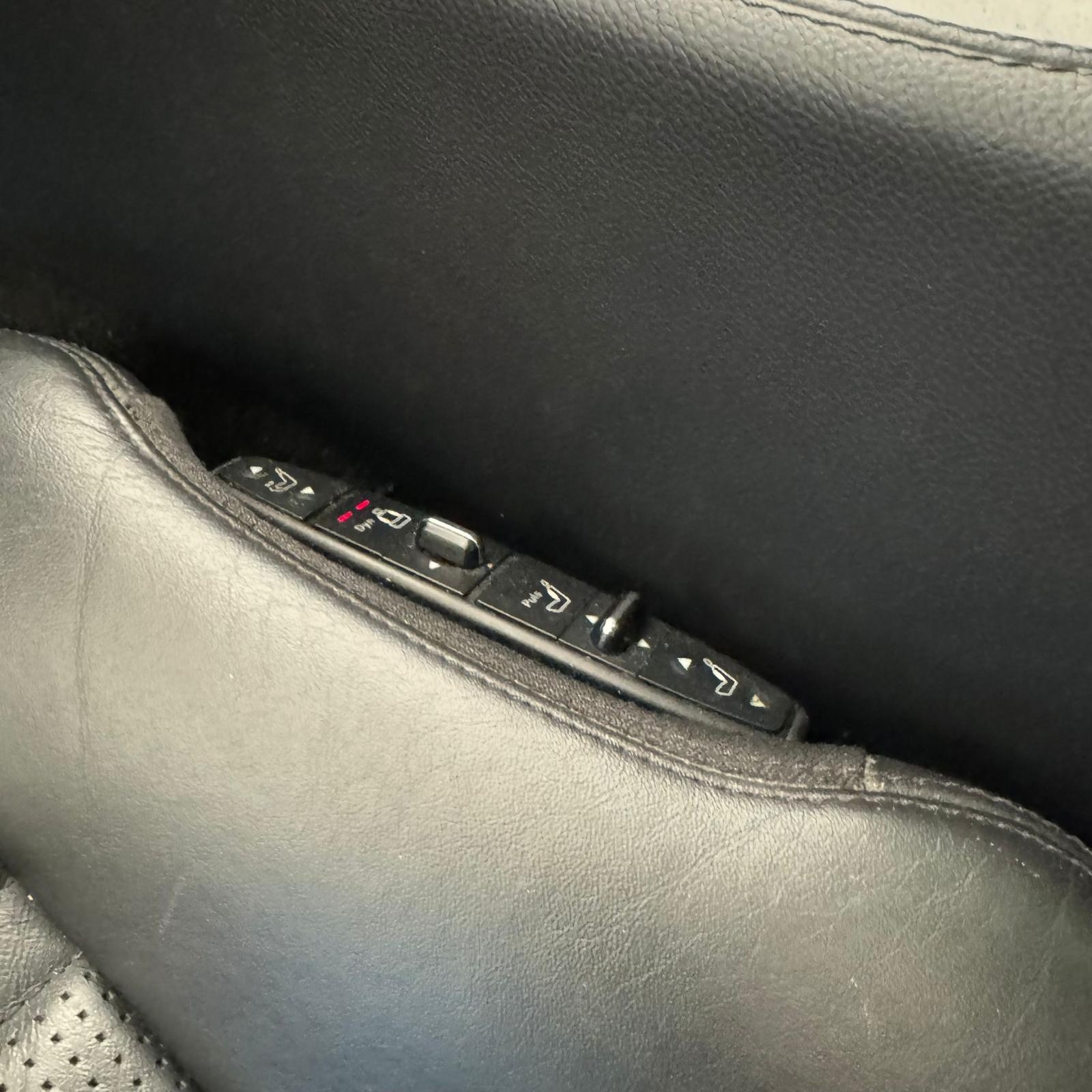 MERCEDES-BENZ CLS 63 AMG Speedshift MCT-image-14