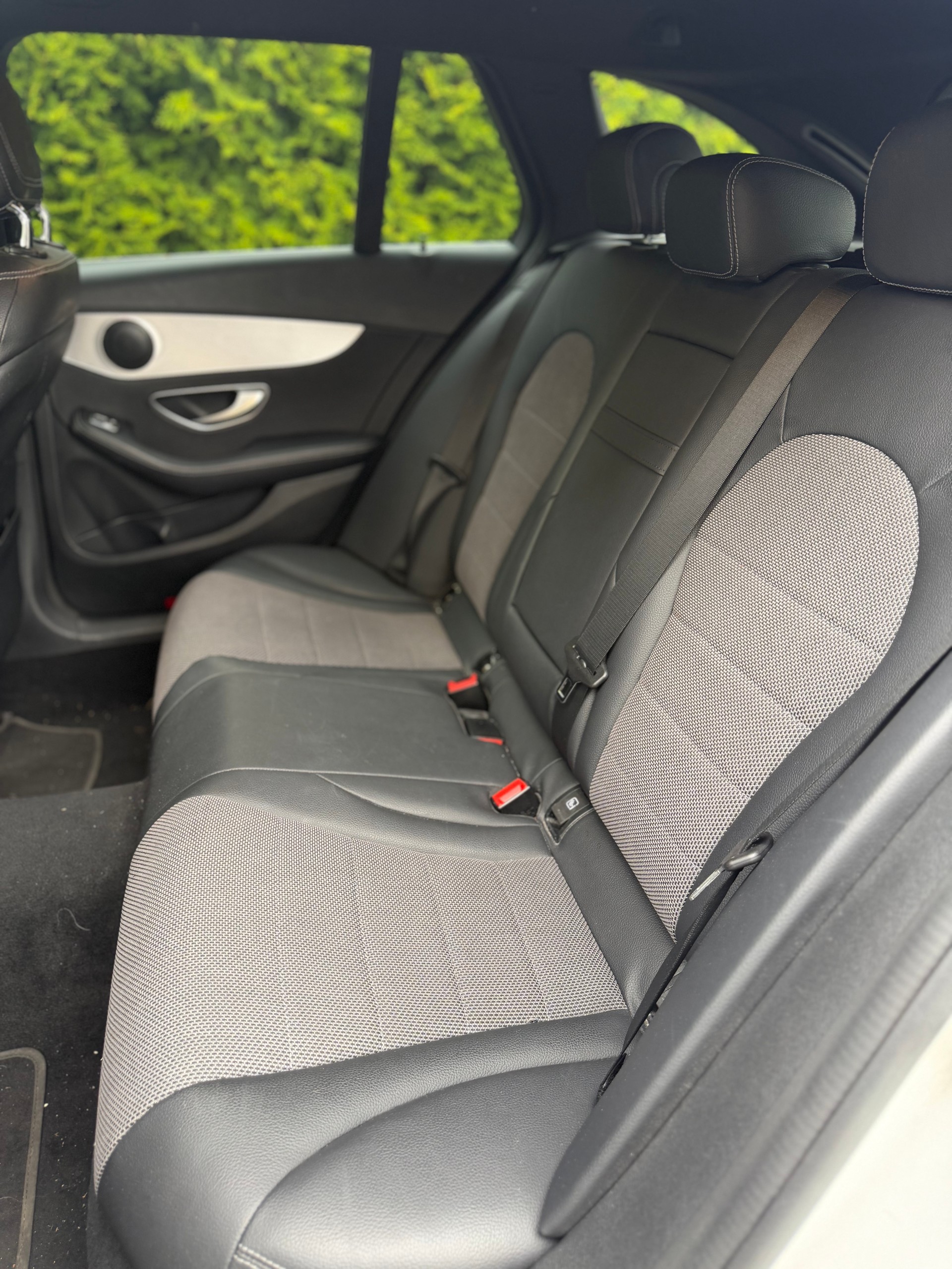 MERCEDES-BENZ C 220 d AMG Line 4Matic 9G-Tronic-image-7