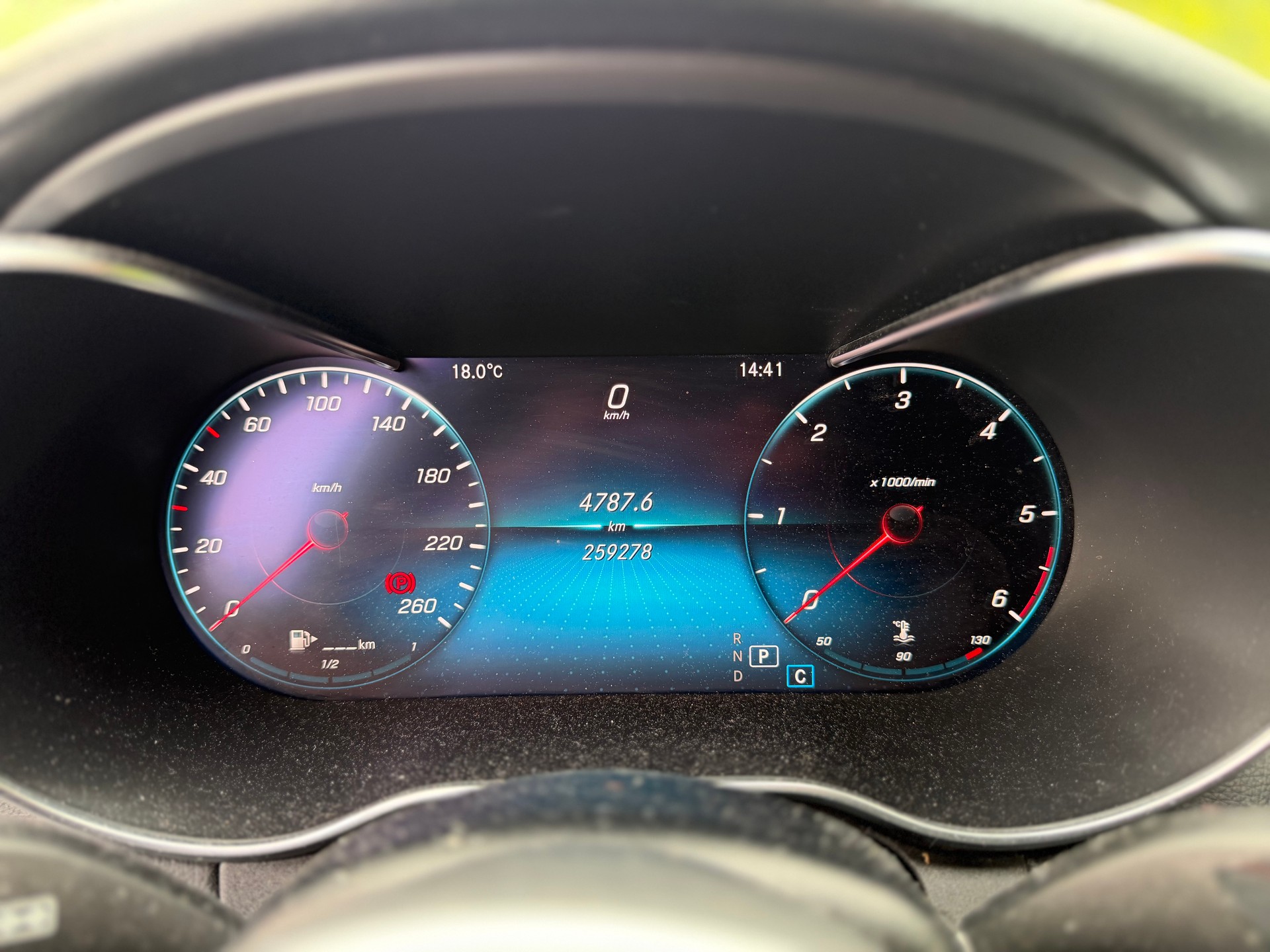 MERCEDES-BENZ C 220 d AMG Line 4Matic 9G-Tronic-image-11
