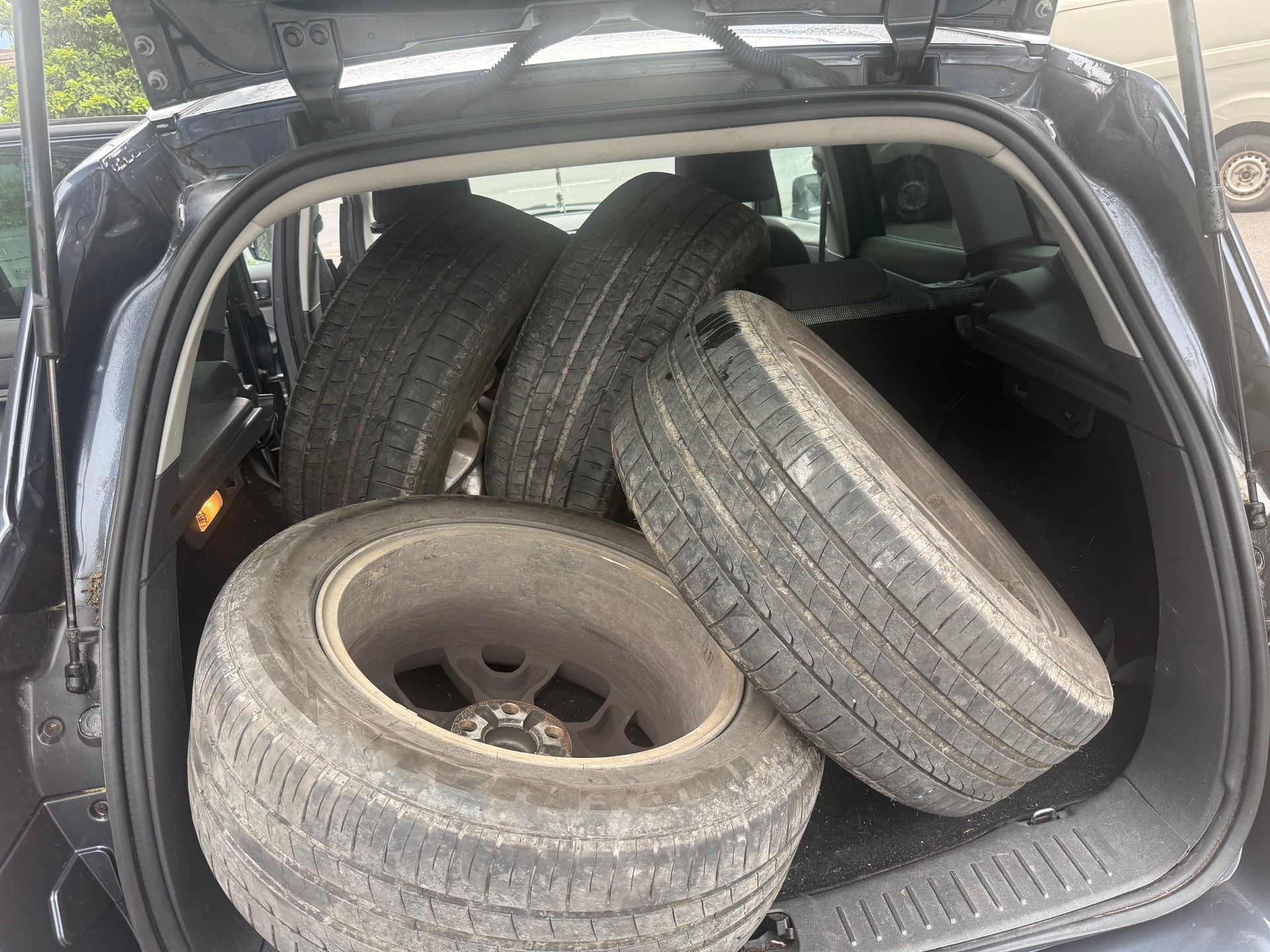 FORD Kuga 2.0 TDCi Carving 4WD-image-5